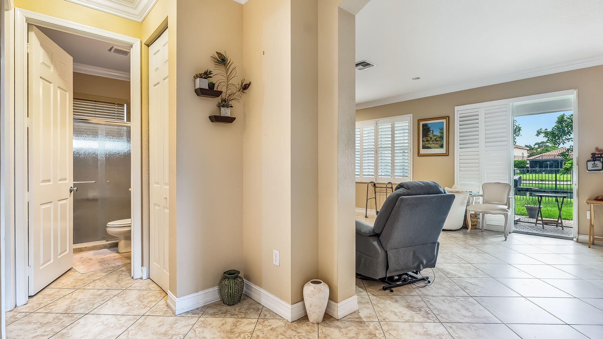 8292 Calabria Lakes Drive Property Photo 11