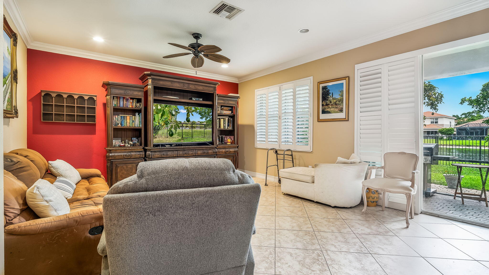 8292 Calabria Lakes Drive Property Photo 15