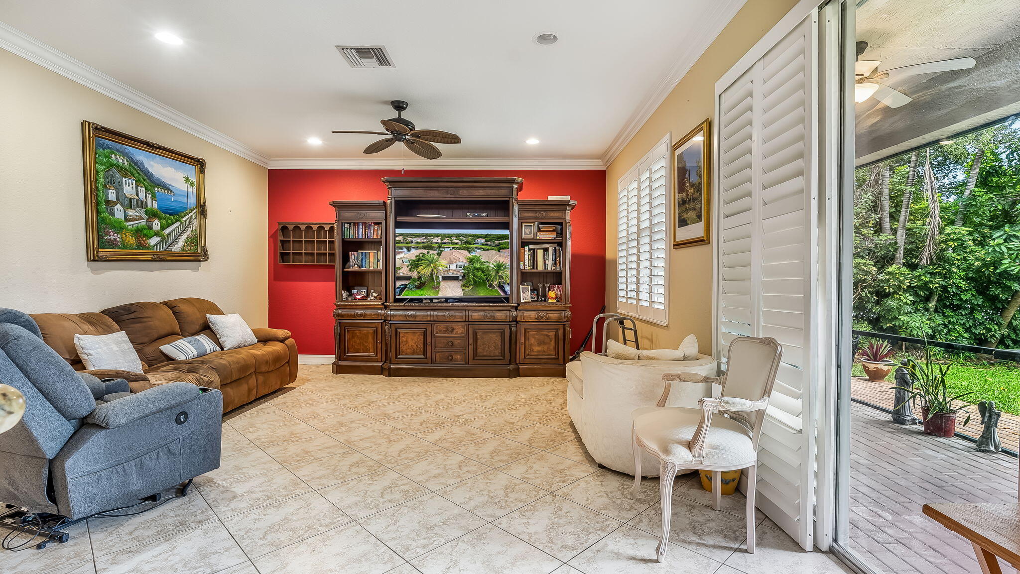 8292 Calabria Lakes Drive Property Photo 17