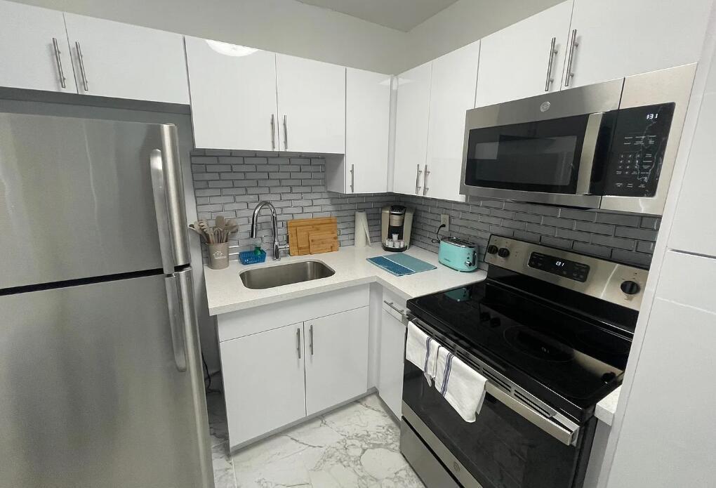 201 S Ocean Boulevard 3 Property Photo 2