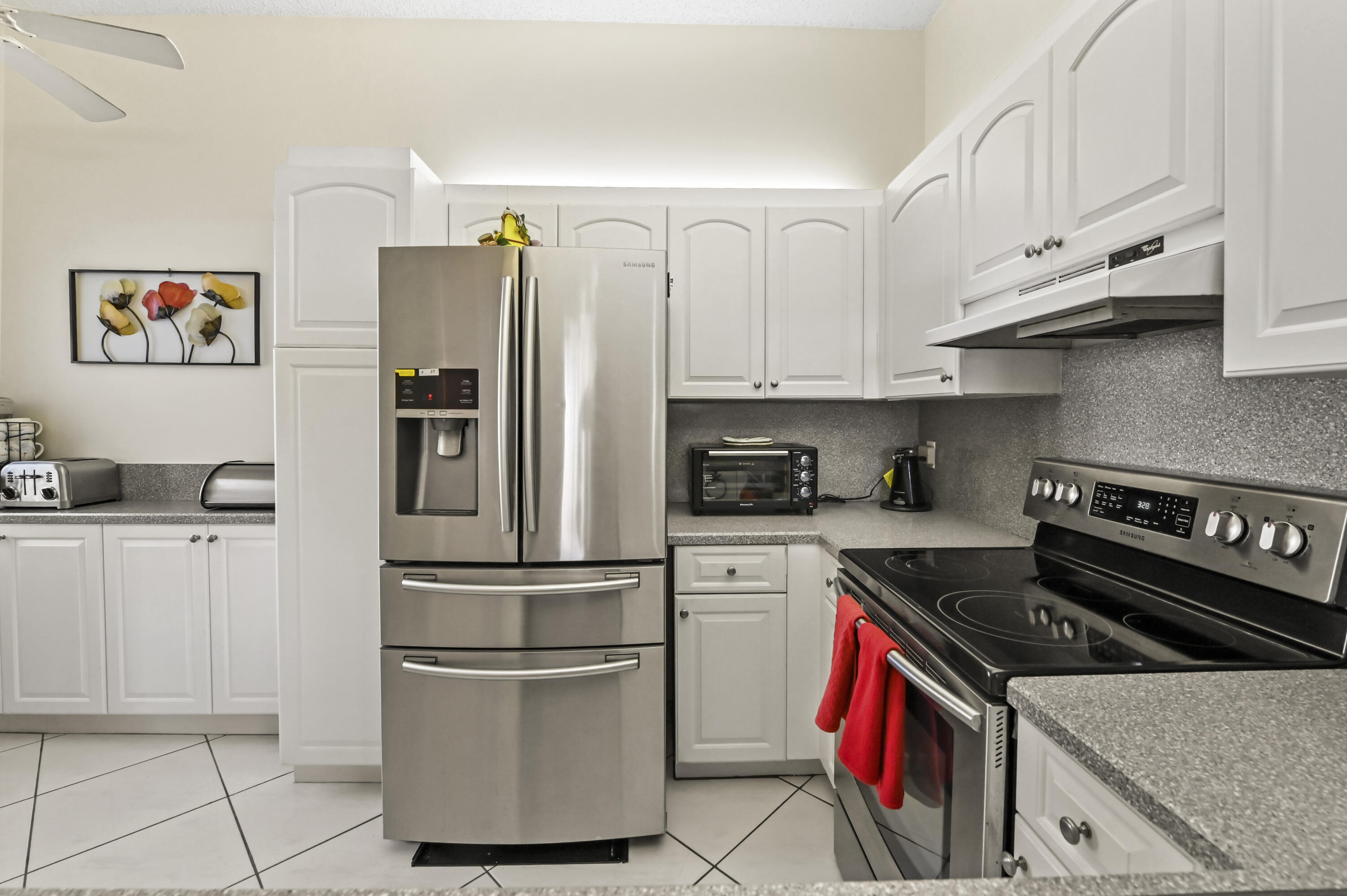 5450 Verona Drive O Property Photo 10