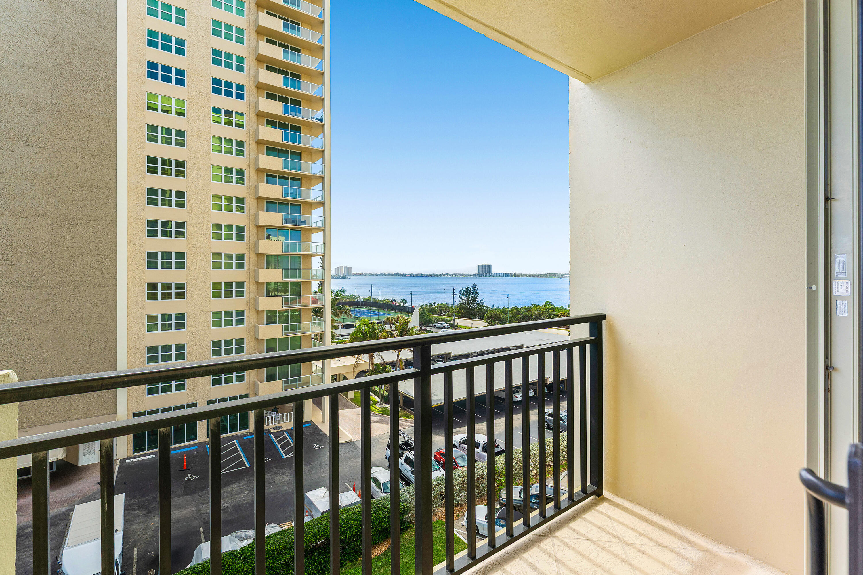 5460 N Ocean Drive 5b Property Photo 26