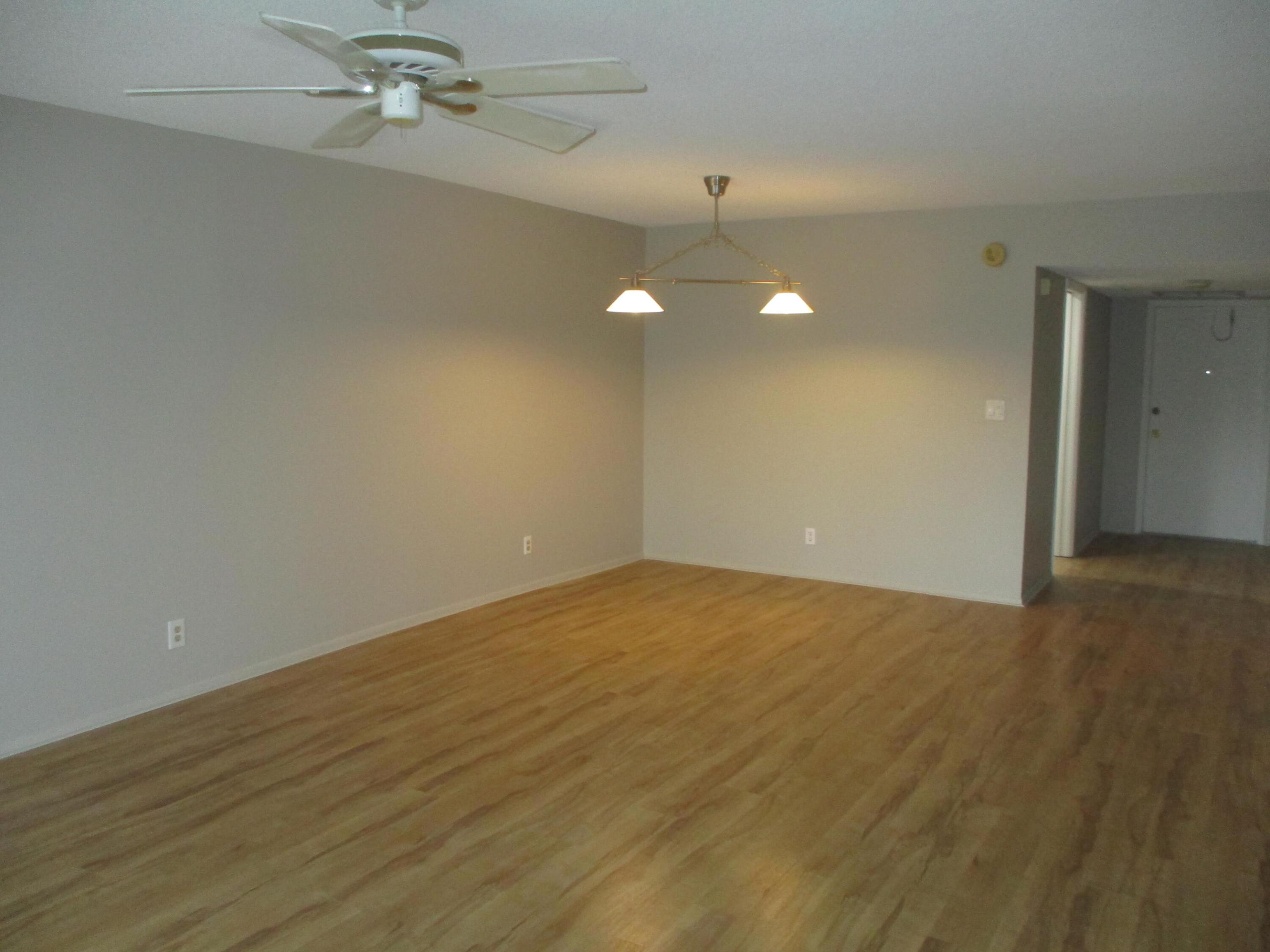 3151 S Palm Aire Drive 404 Property Photo 5