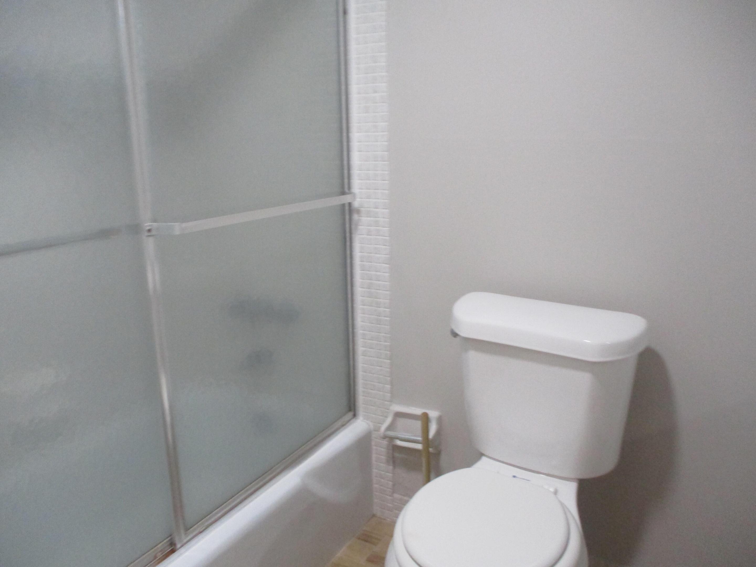 3151 S Palm Aire Drive 404 Property Photo 7