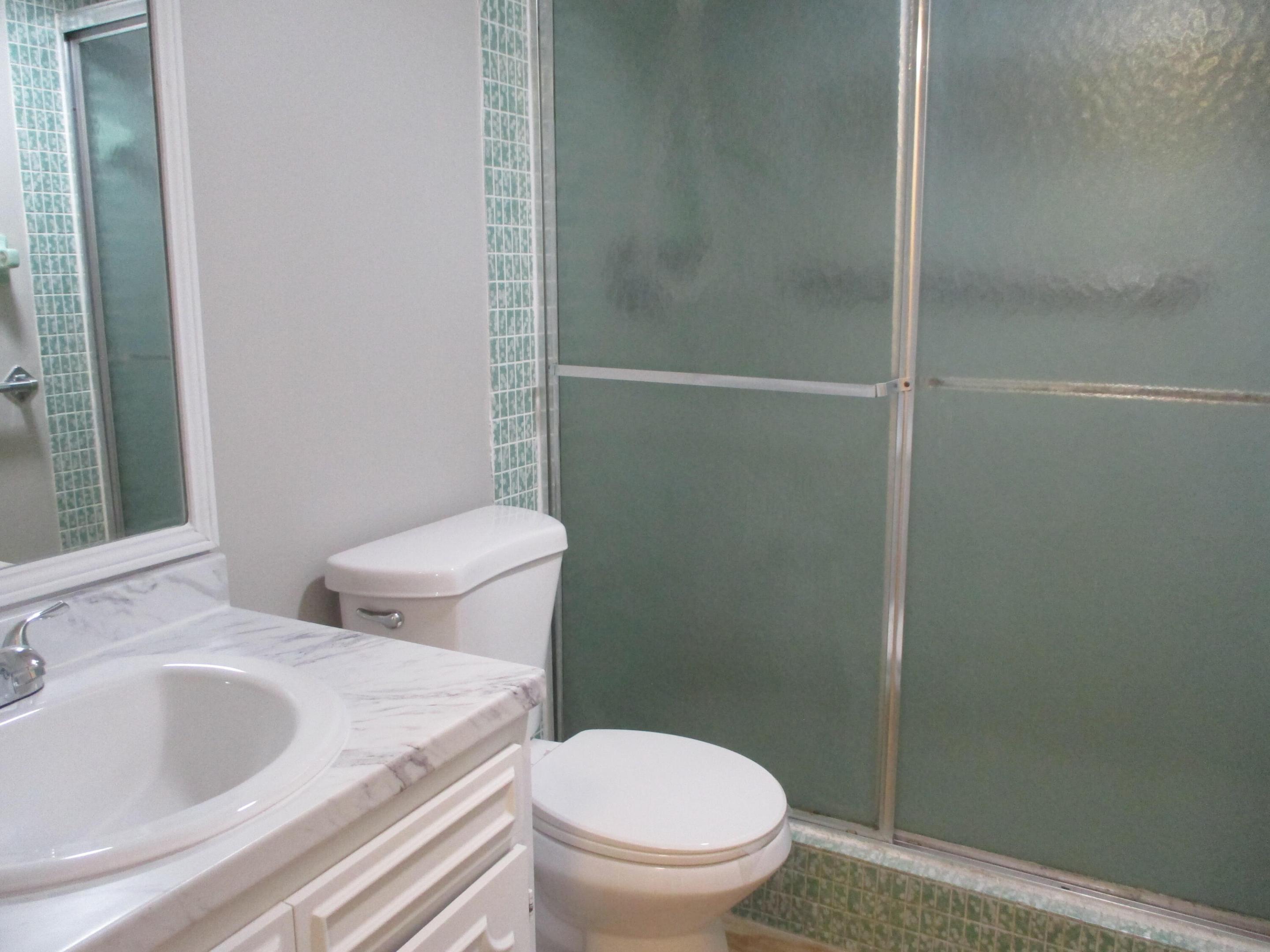 3151 S Palm Aire Drive 404 Property Photo 10