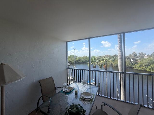 1319 E Hillsboro Boulevard 412 Property Photo 1