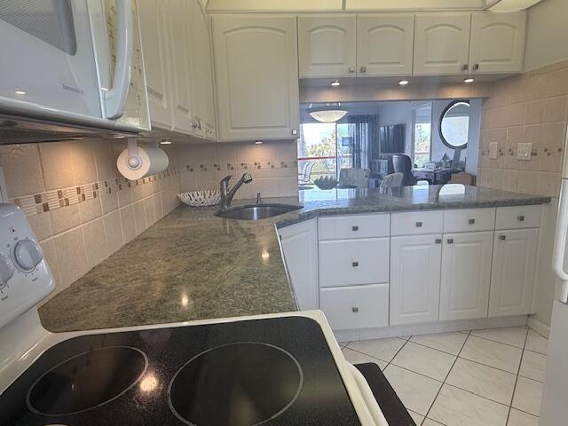 1319 E Hillsboro Boulevard 412 Property Photo 12