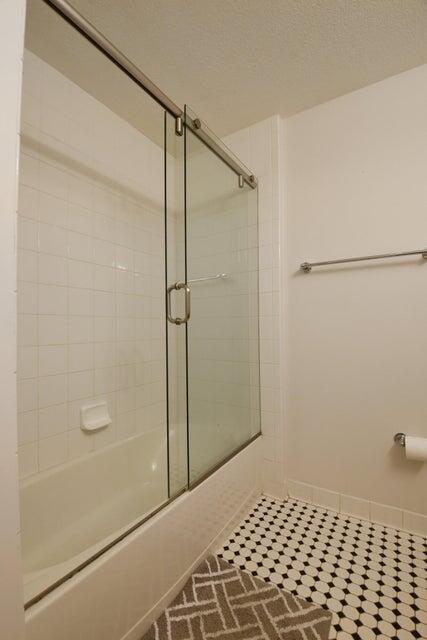 185 Ne 4th Avenue 210 Property Photo 18