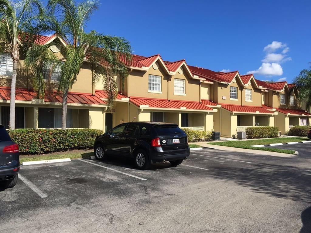 18340 Nw 68th Avenue F Property Photo 1