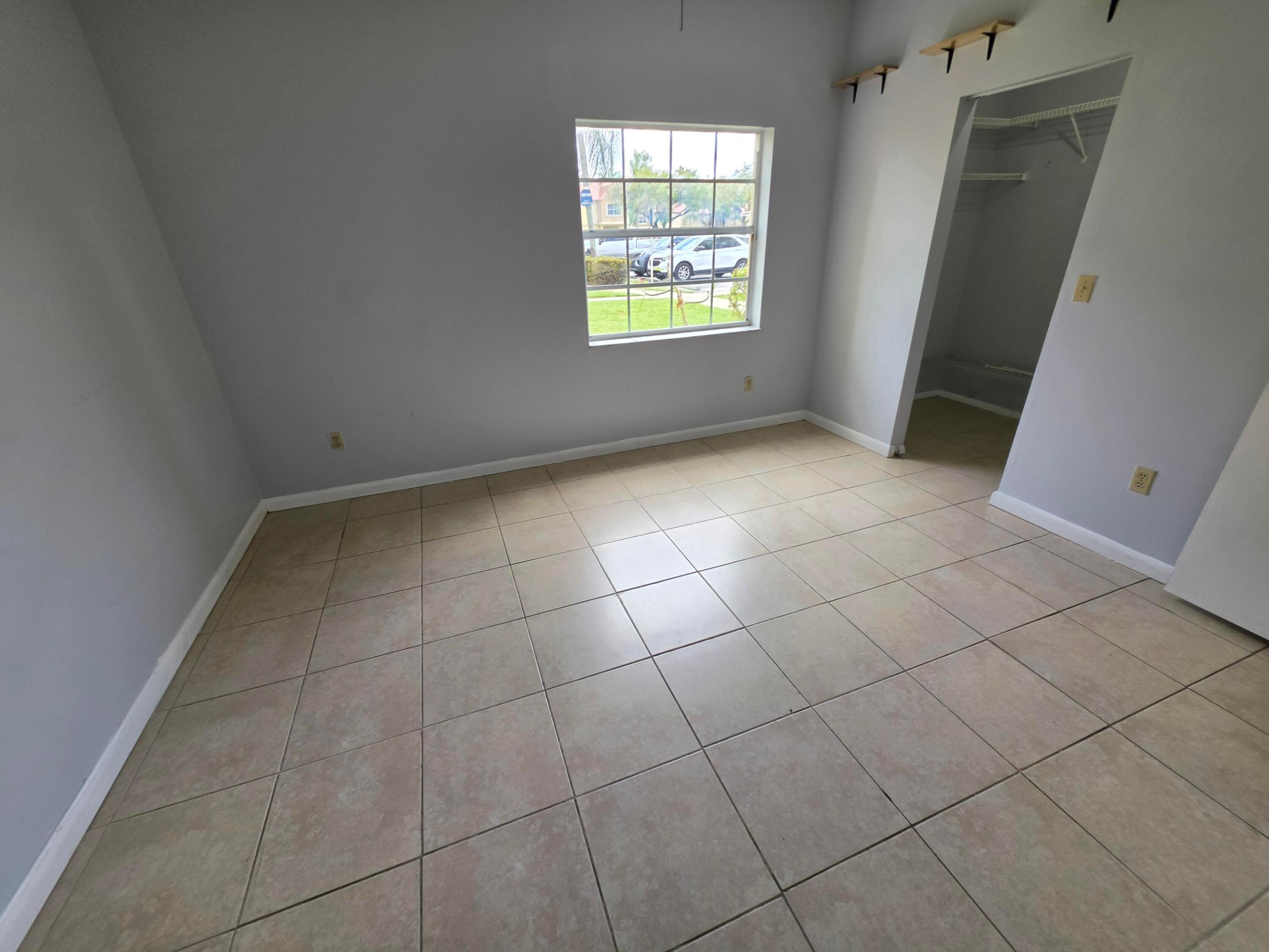 18340 Nw 68th Avenue F Property Photo 3