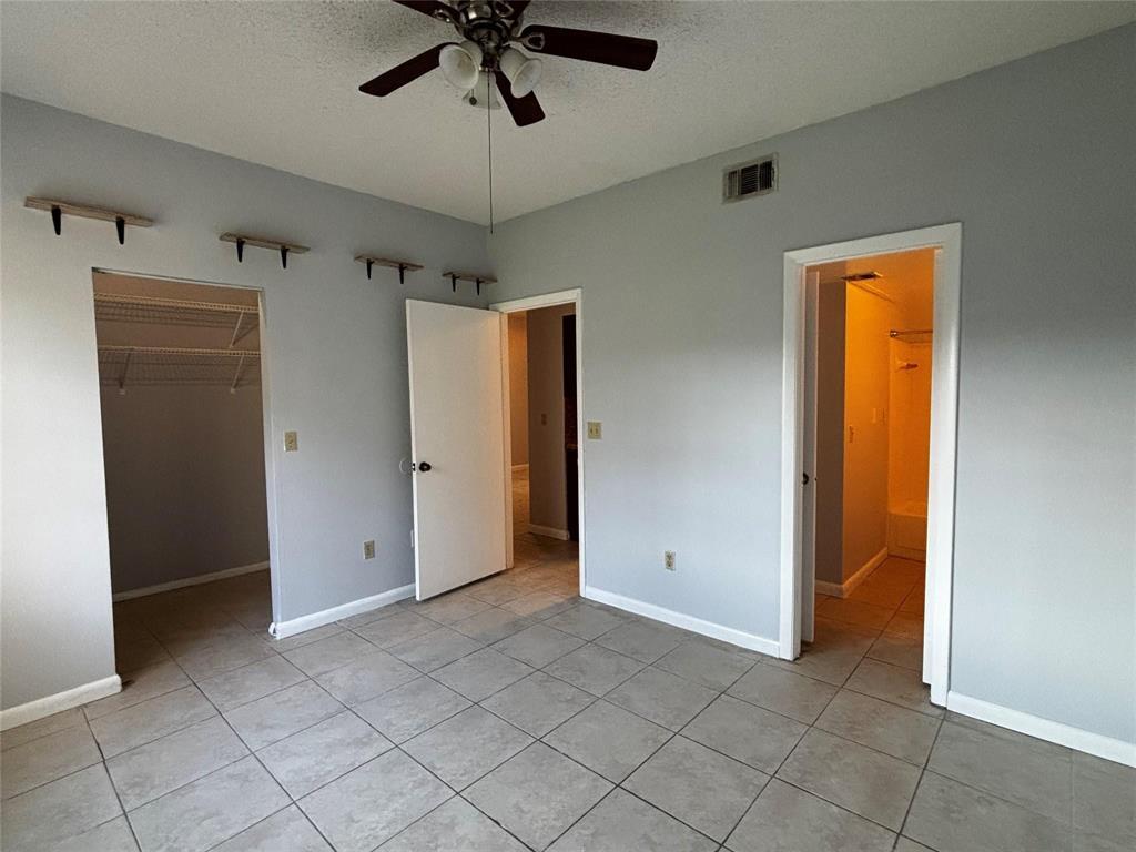 18340 Nw 68th Avenue F Property Photo 11