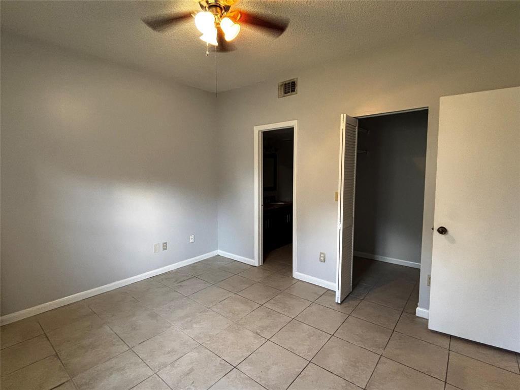 18340 Nw 68th Avenue F Property Photo 13