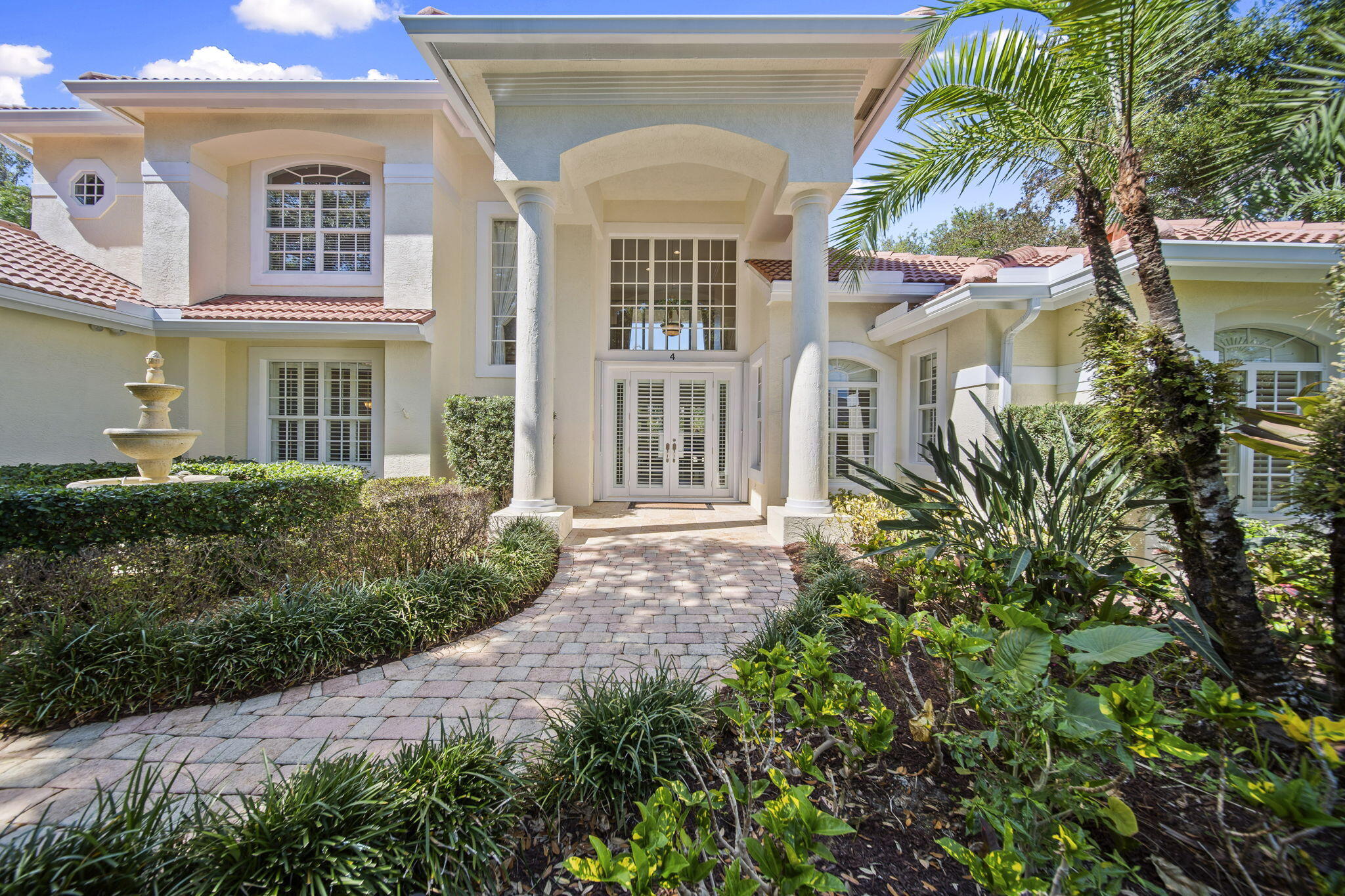 4 Castle Hill Way Property Photo 7