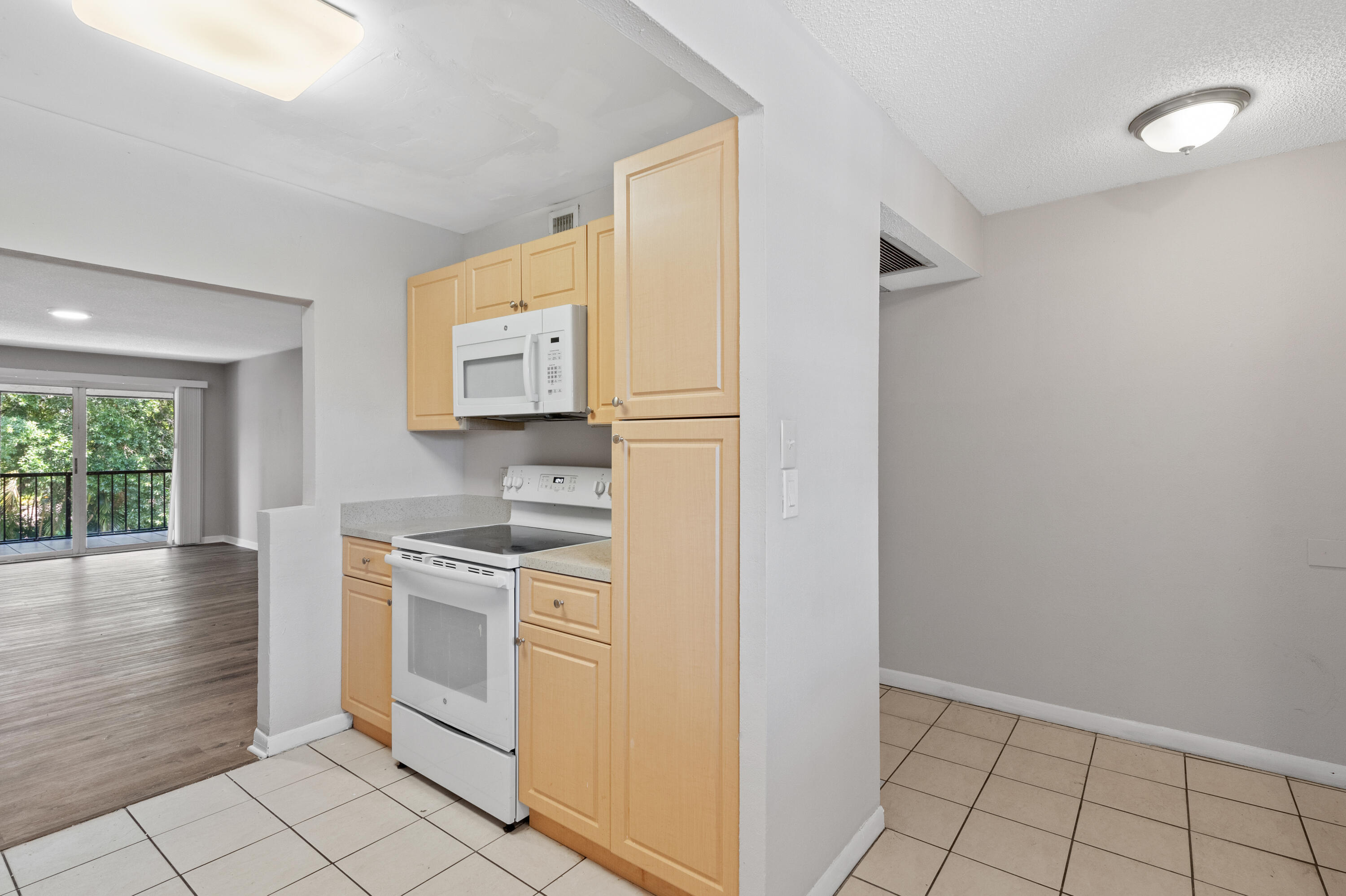 2700 Coral Springs Drive 309 Property Photo 4