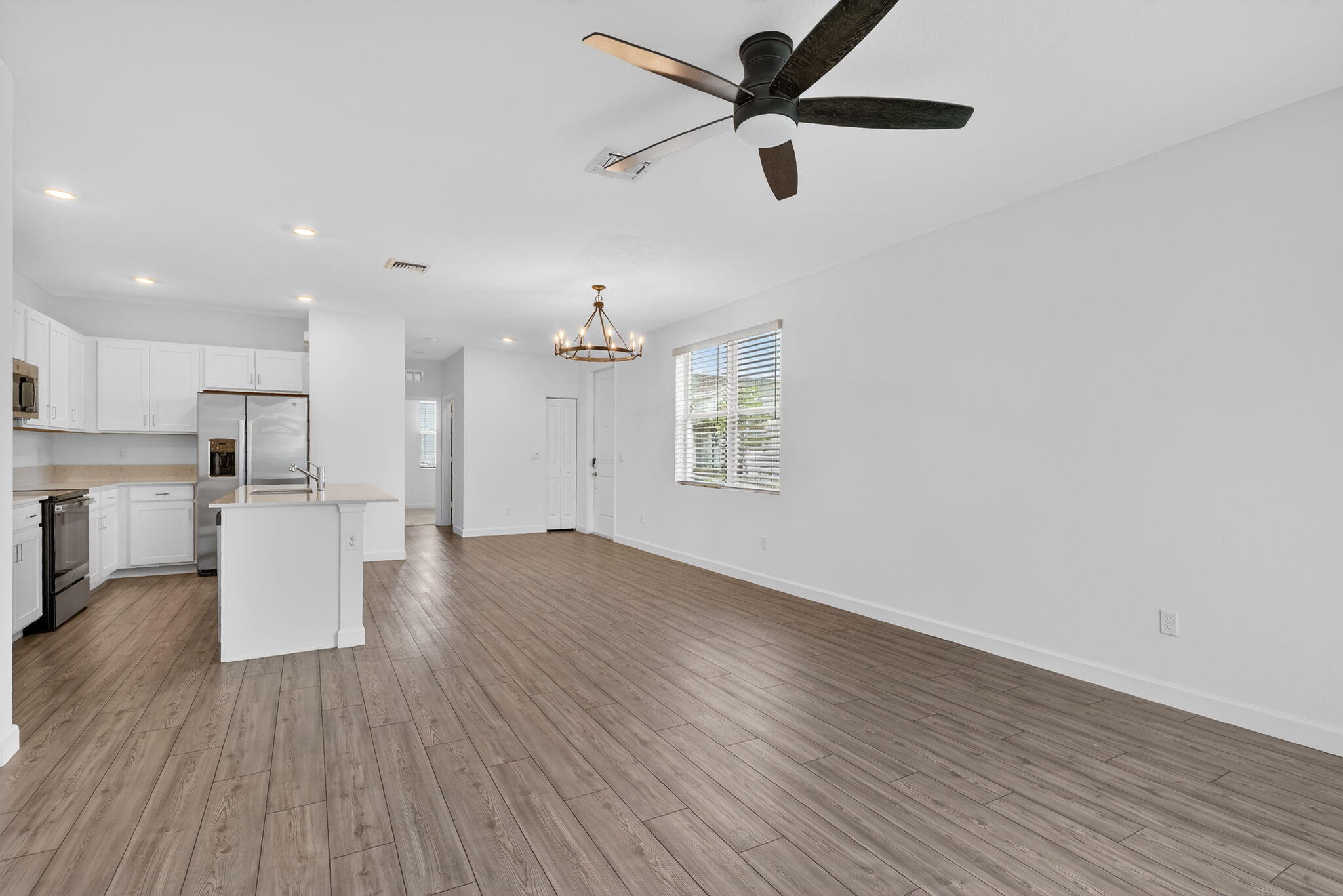 211 Se Woodbark Street Property Photo 14