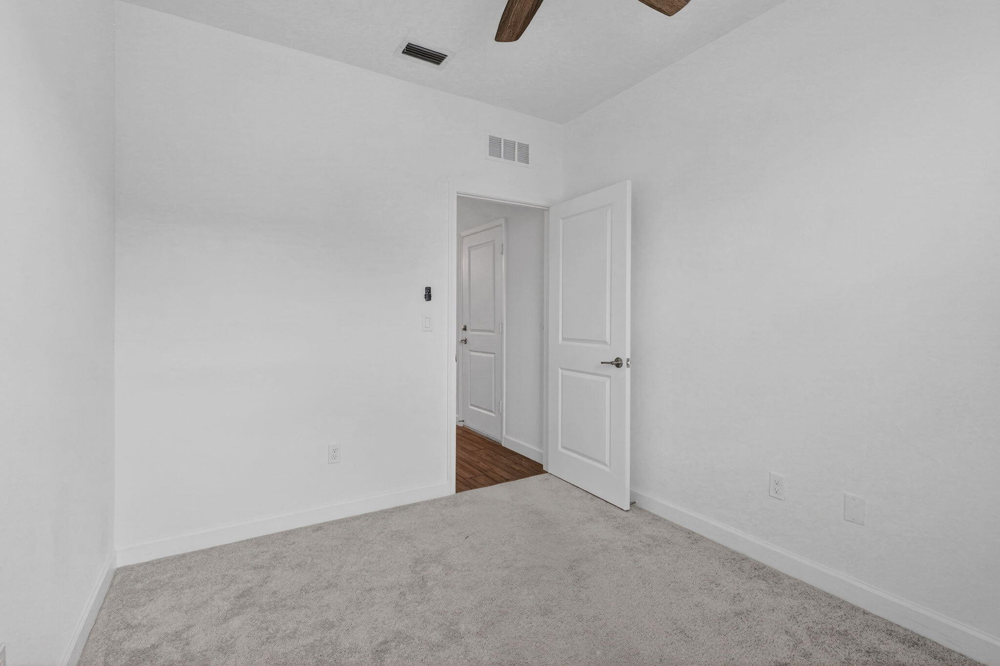 211 Se Woodbark Street Property Photo 24