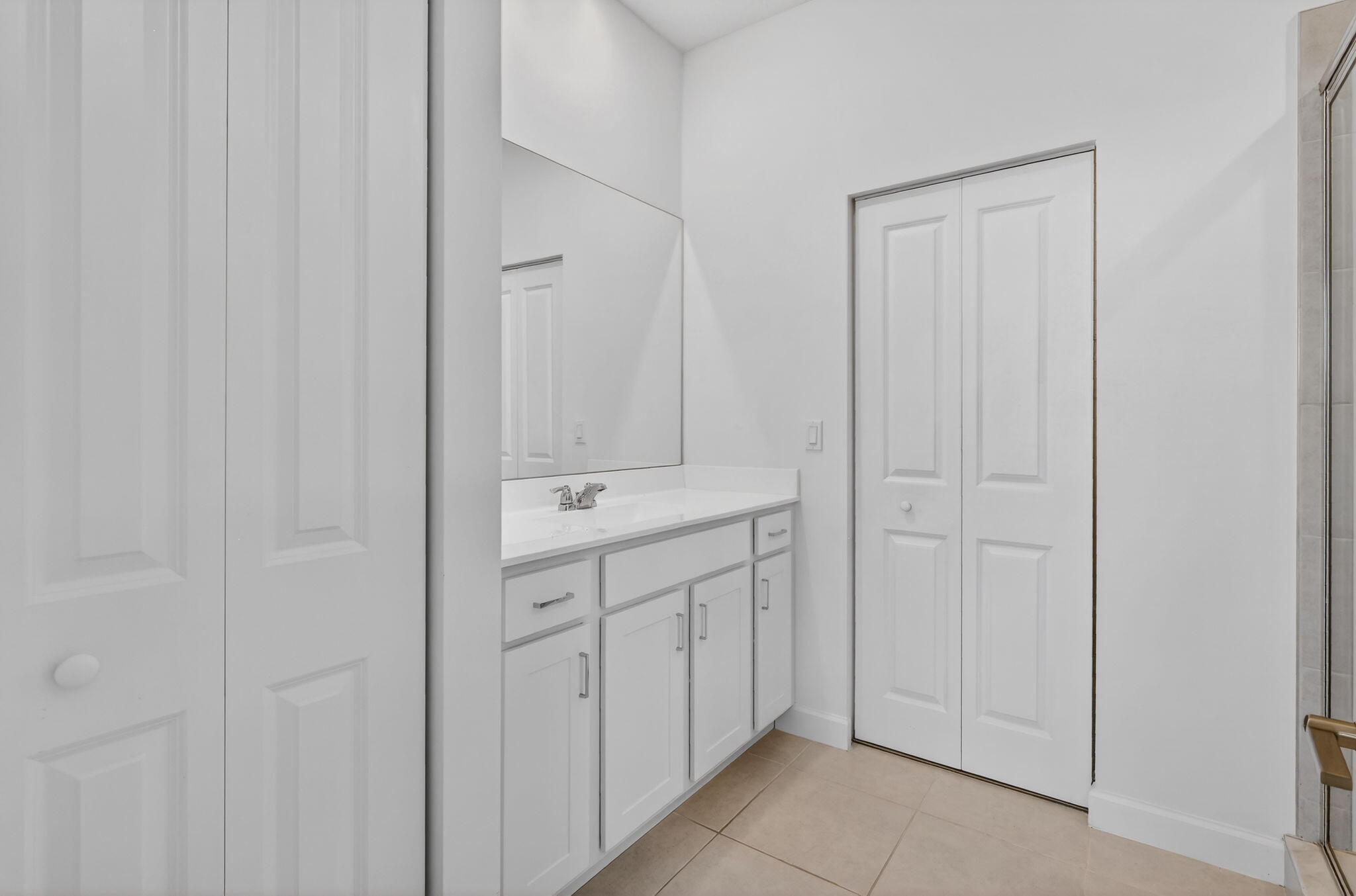 211 Se Woodbark Street Property Photo 34
