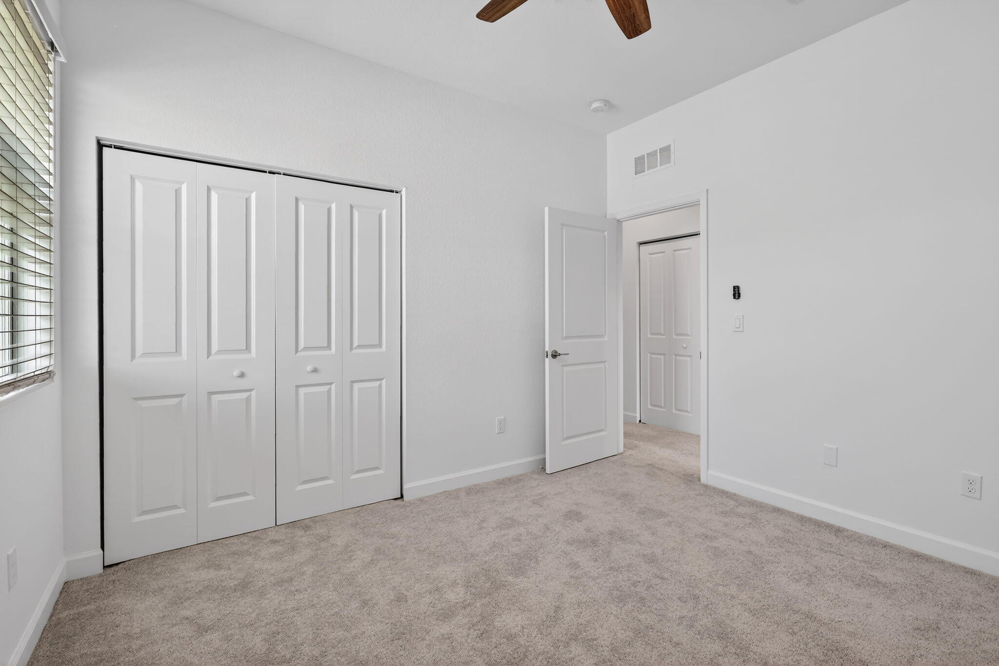 211 Se Woodbark Street Property Photo 37