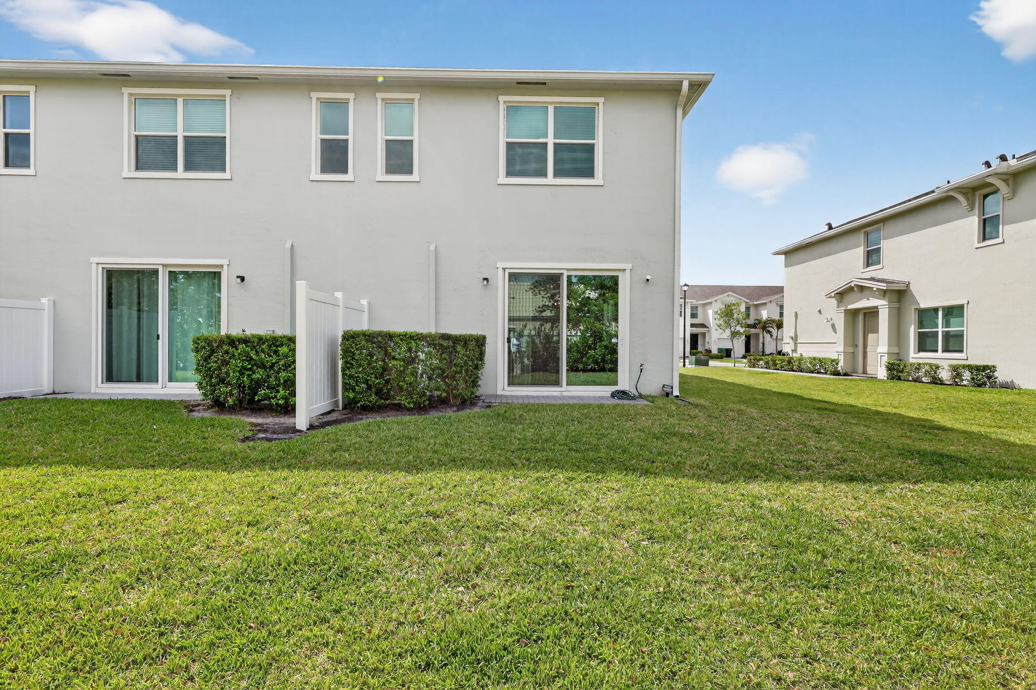 211 Se Woodbark Street Property Photo 44