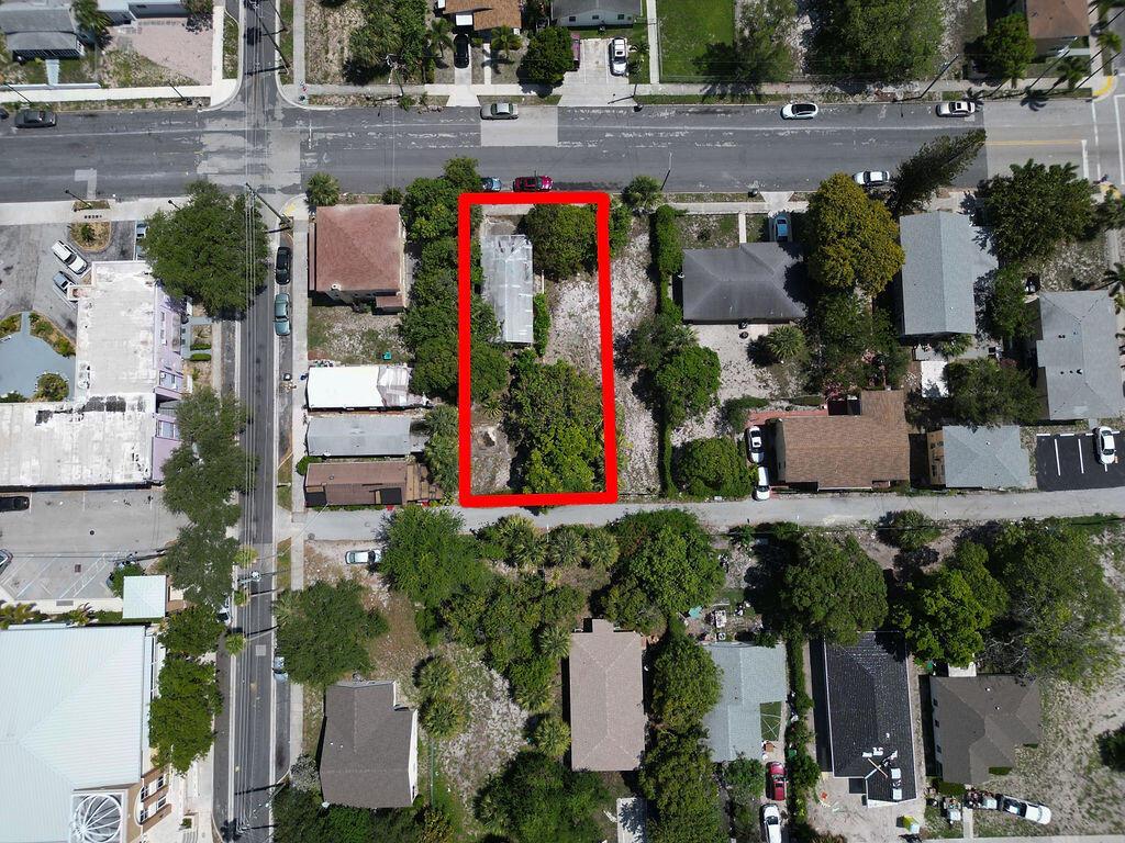 807 7th Street Property Photo 3