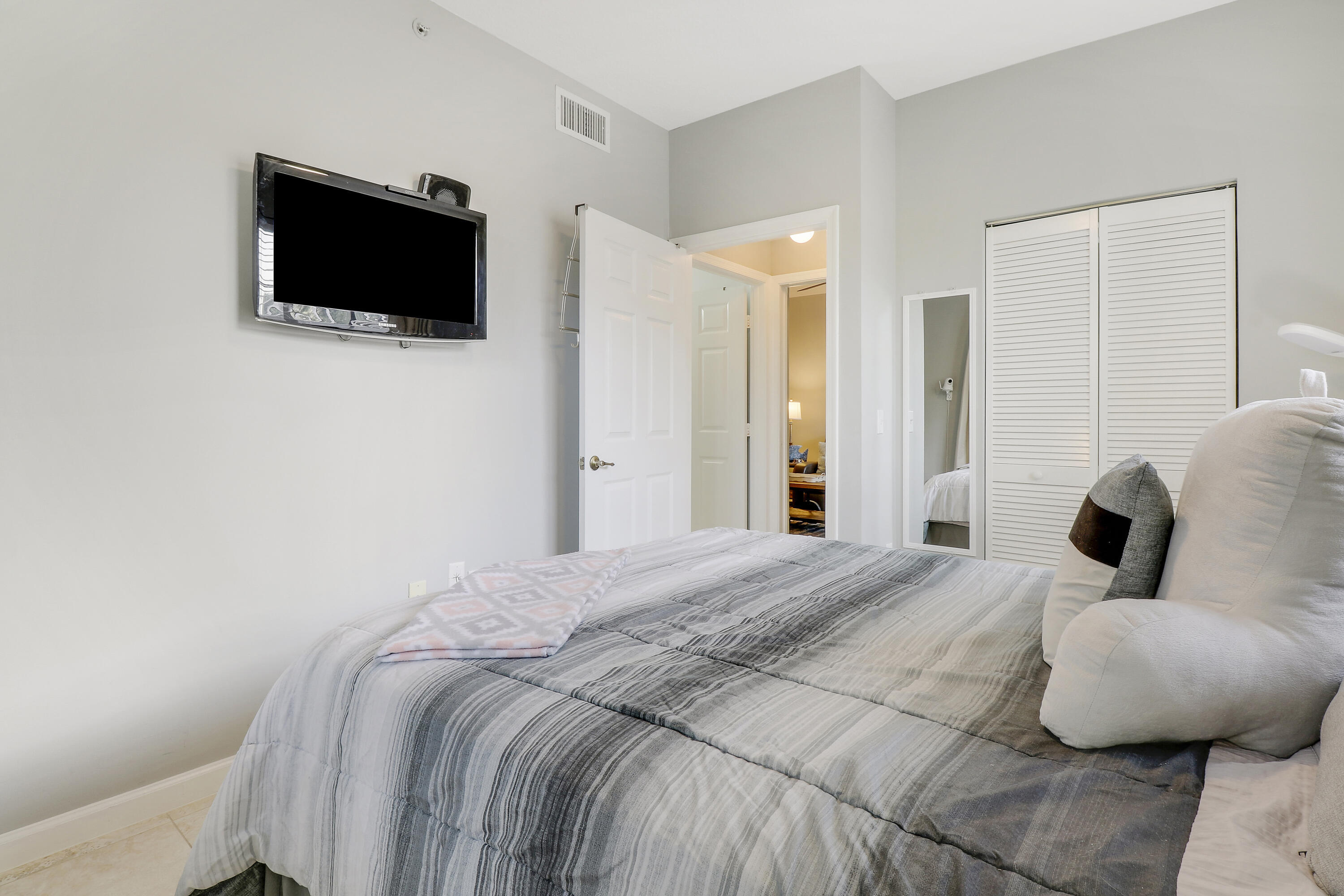 1116 University Boulevard 14 Property Photo 18