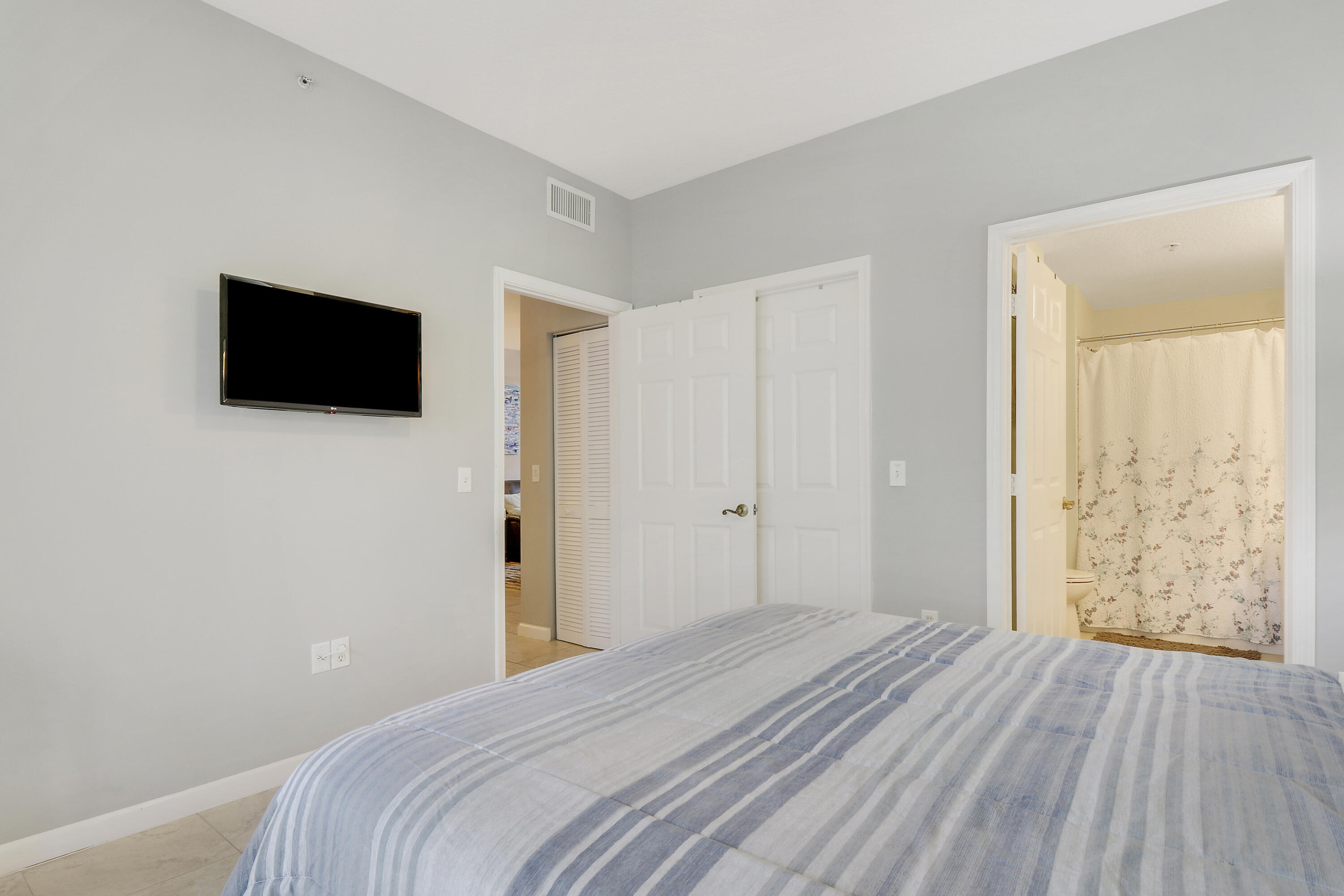 1116 University Boulevard 14 Property Photo 20