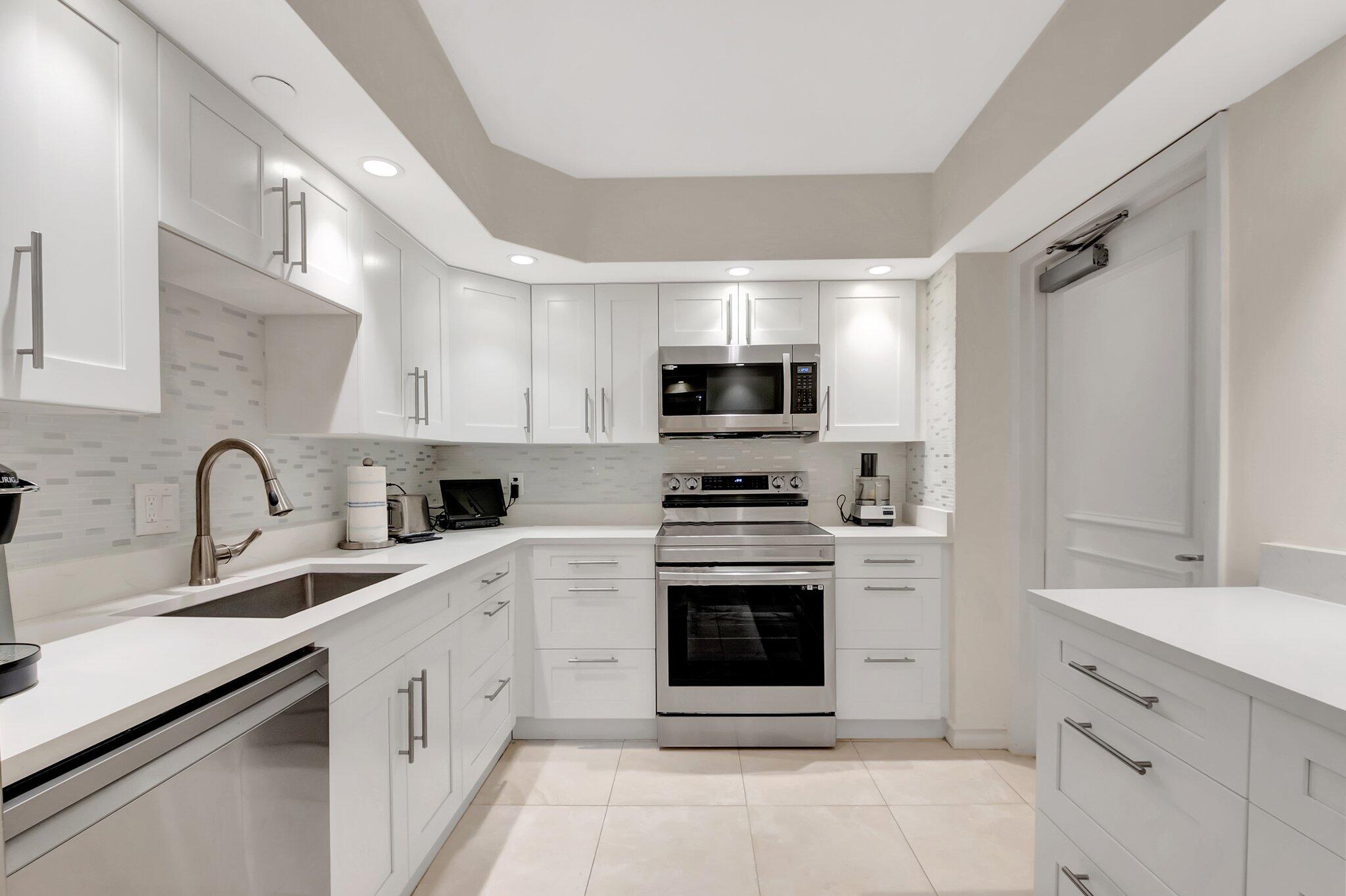 2667 N Ocean Boulevard 3050 Property Photo 9