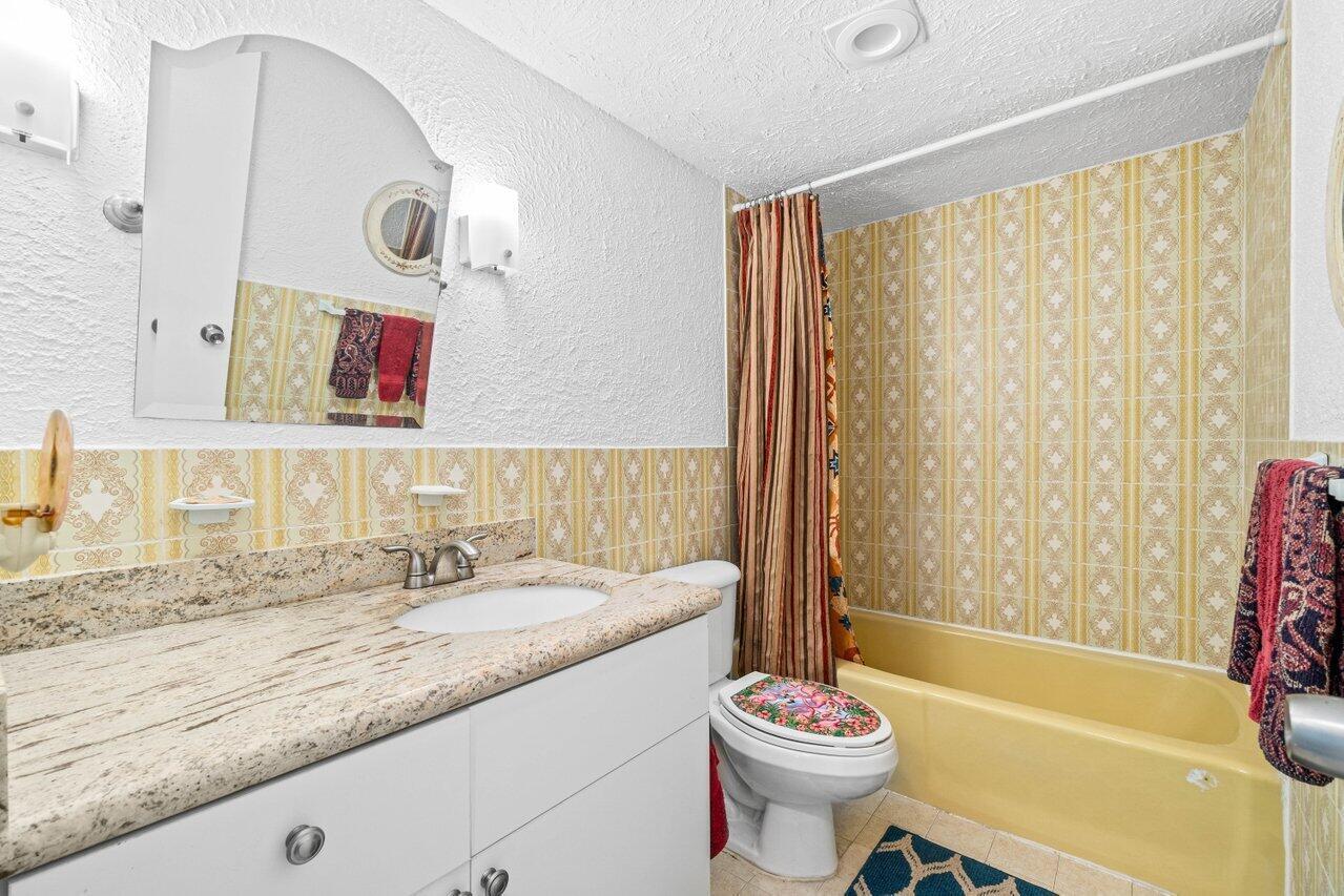 1124 Nw 13th Street 204a Property Photo 17