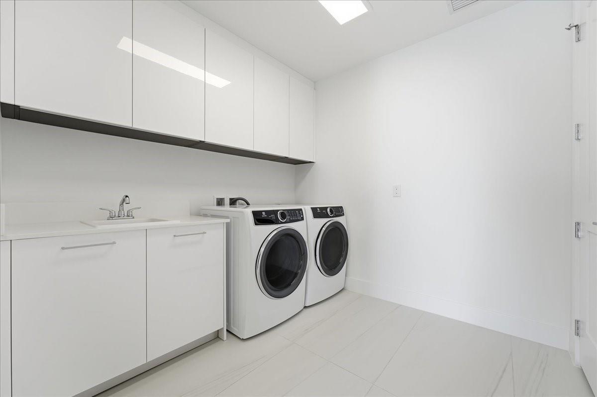 151 N Seabreeze Boulevard 1601 E Property Photo 23