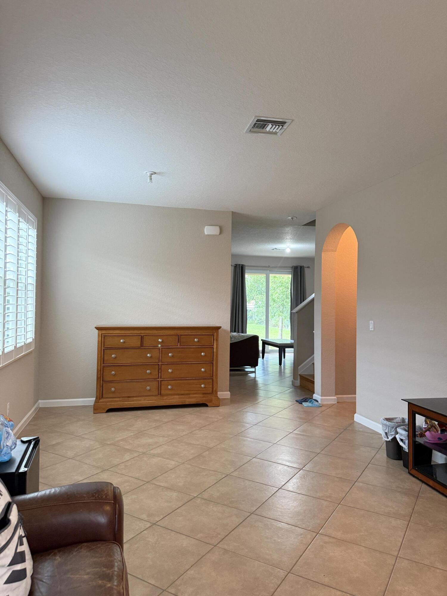 2465 Sw Liberty Street Property Photo 3