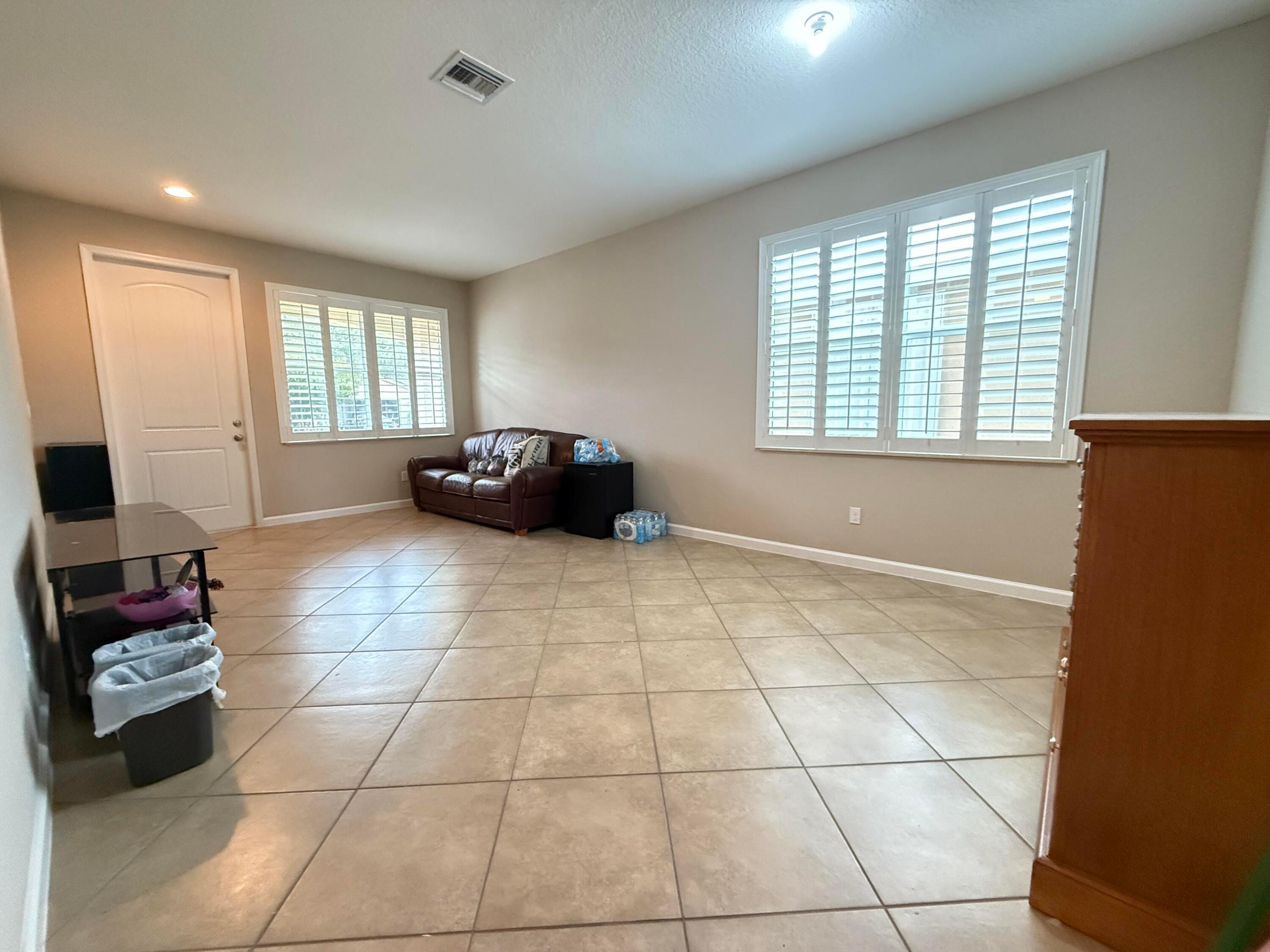 2465 Sw Liberty Street Property Photo 4