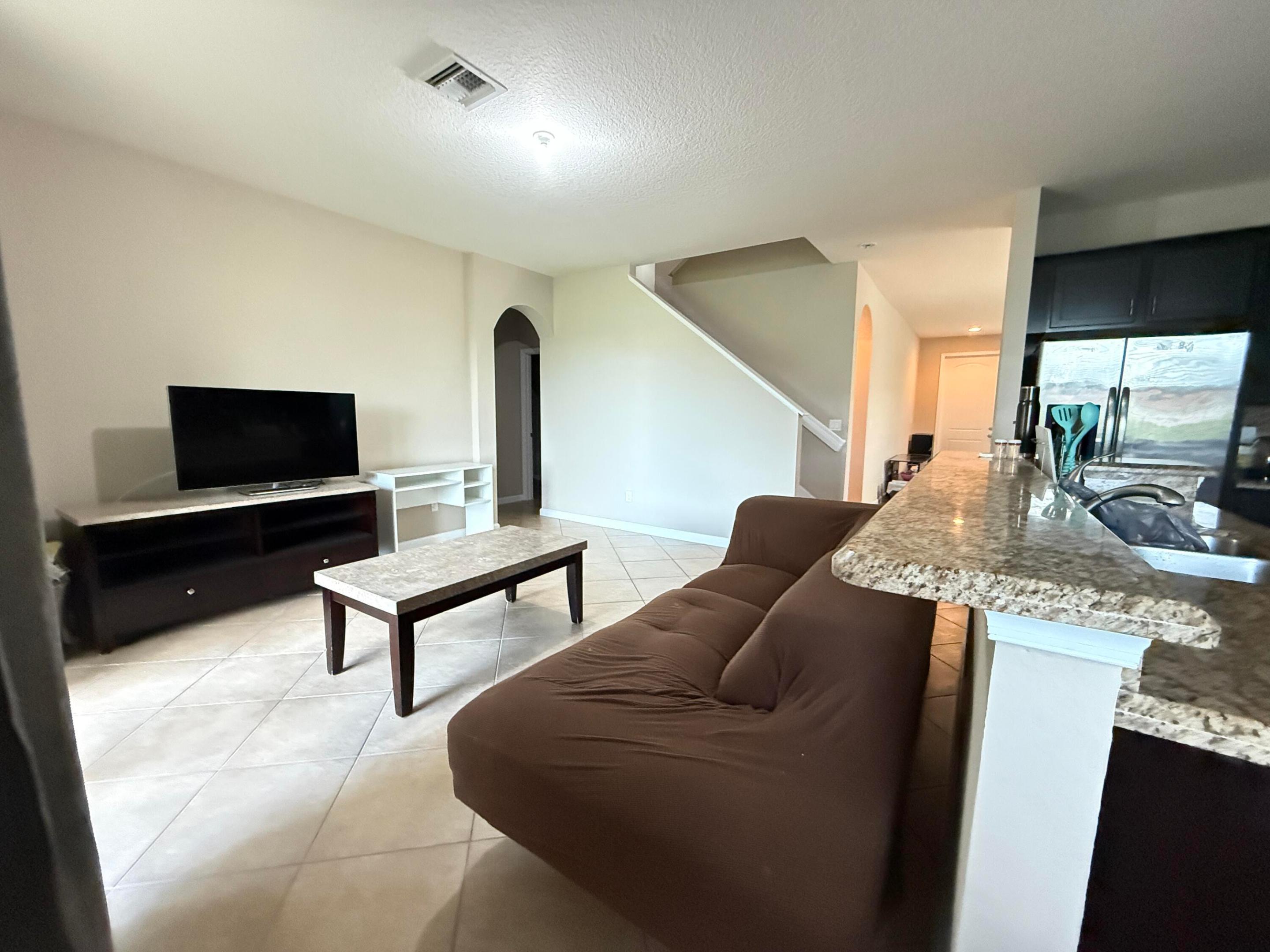 2465 Sw Liberty Street Property Photo 5