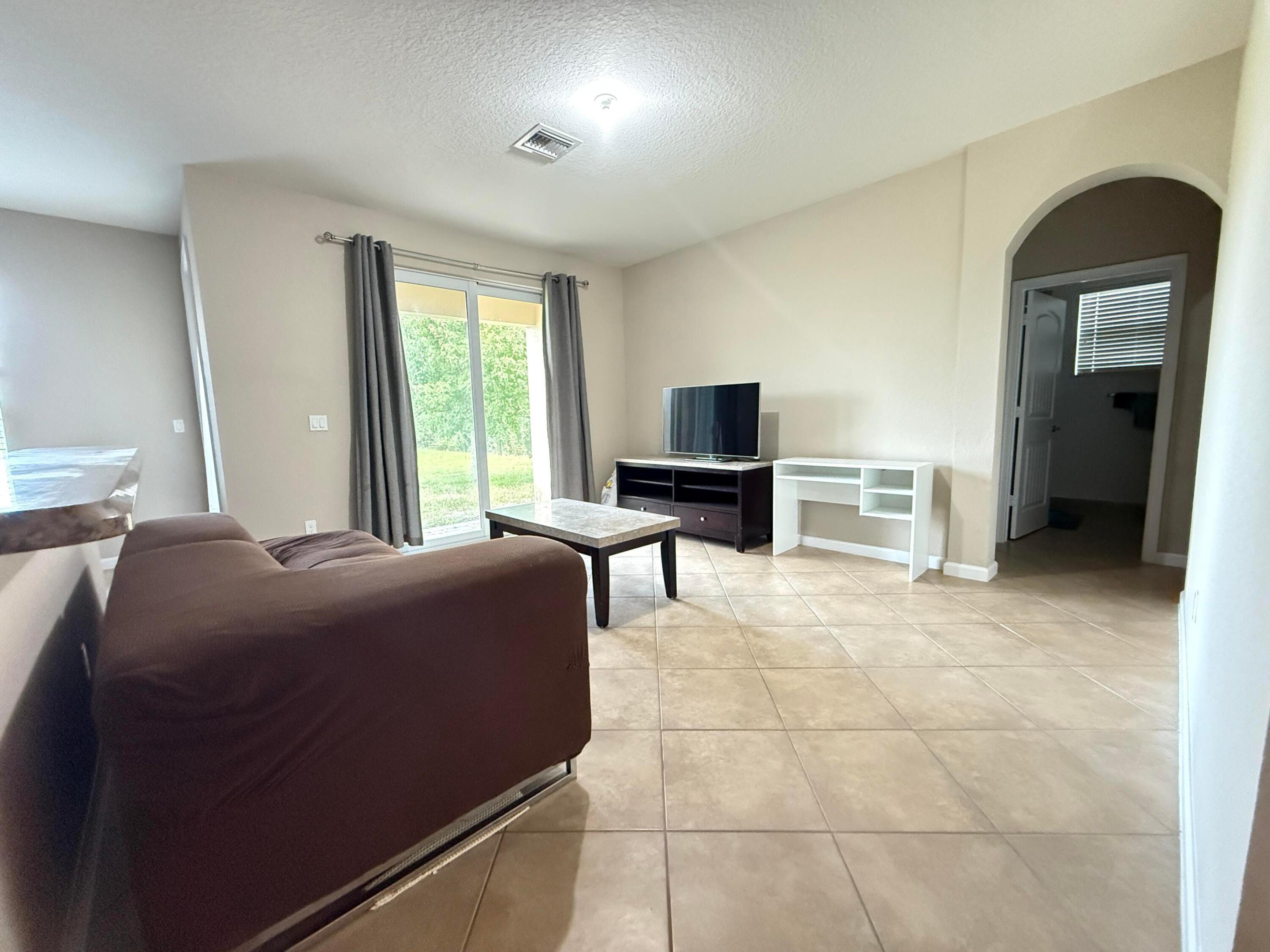 2465 Sw Liberty Street Property Photo 6