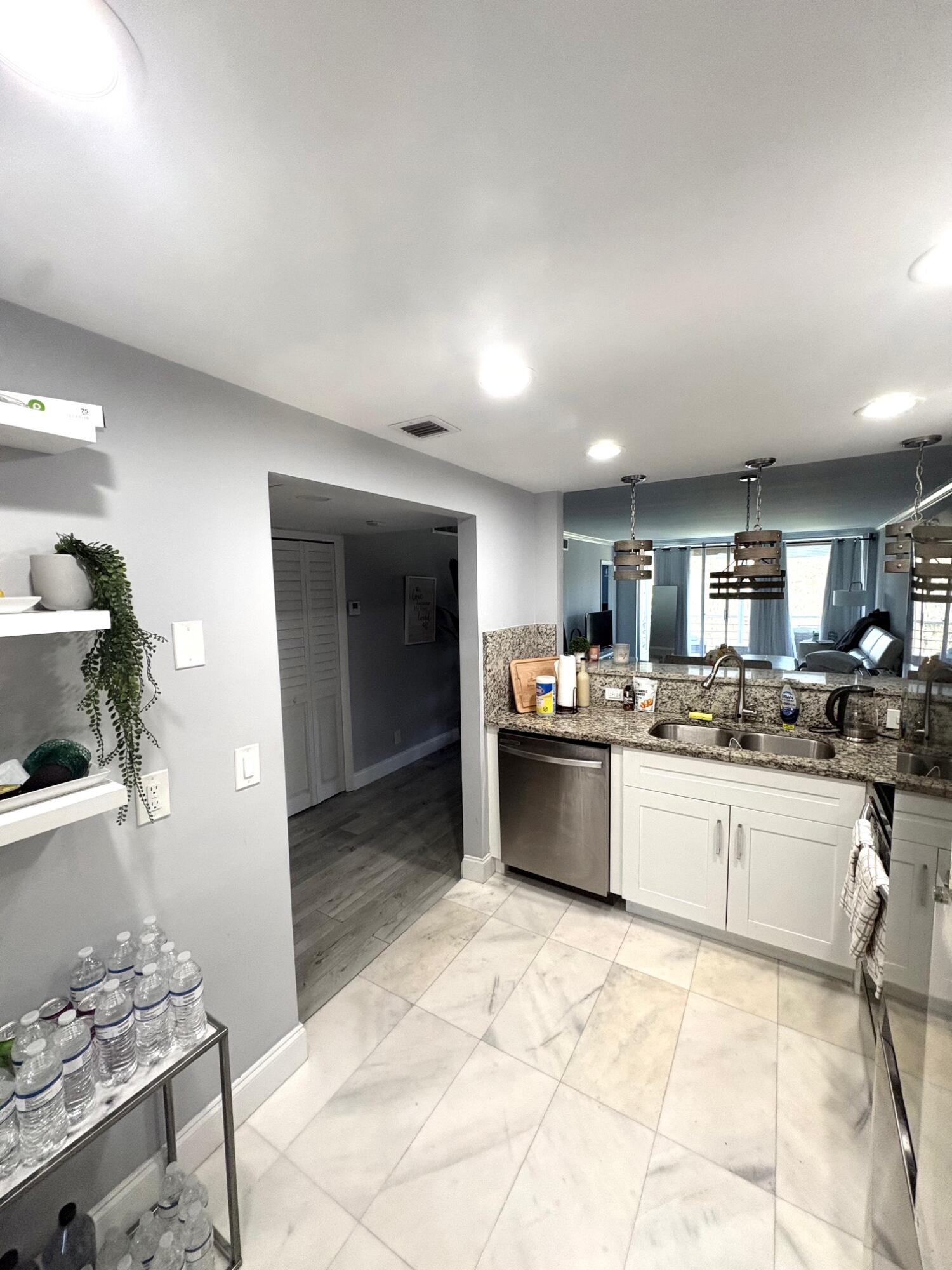 605 Oaks Drive 304 Property Photo 6