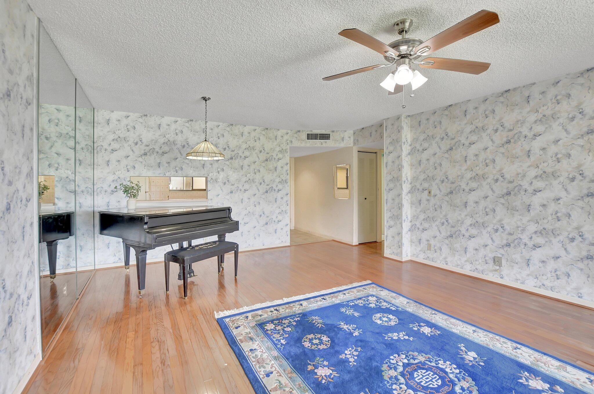 5340 Las Verdes Circle 208 Property Photo 8