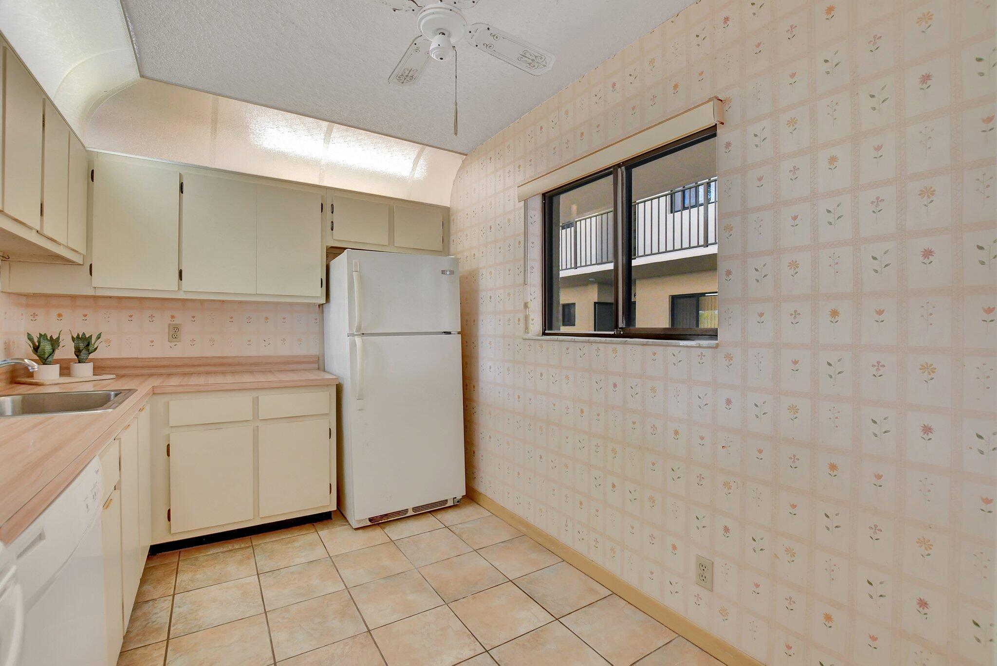 5340 Las Verdes Circle 208 Property Photo 10