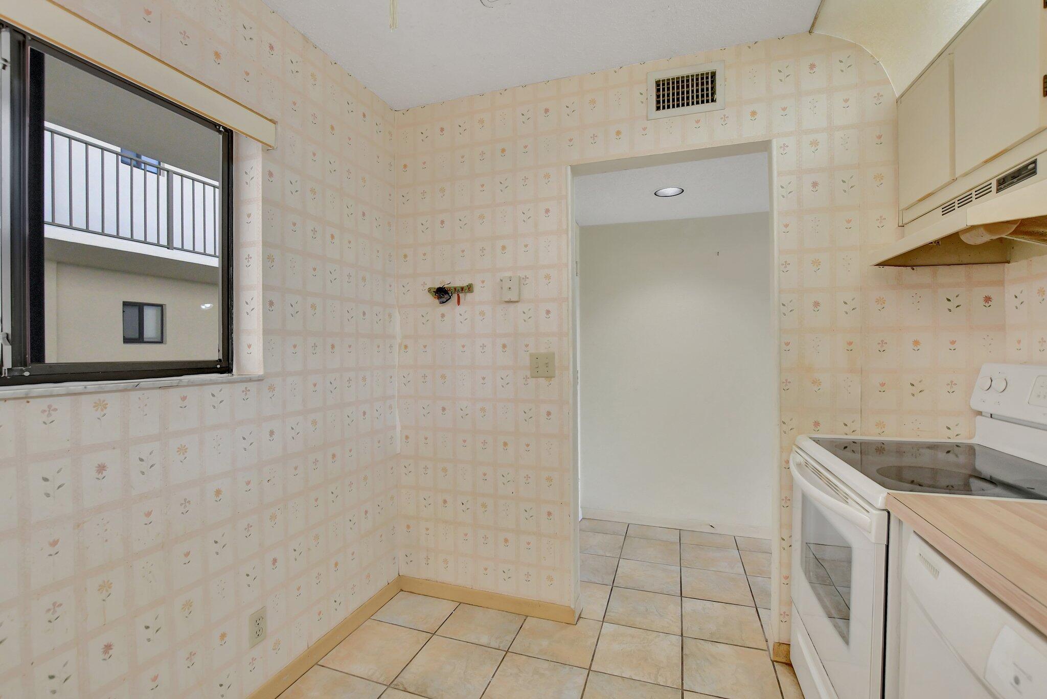 5340 Las Verdes Circle 208 Property Photo 12