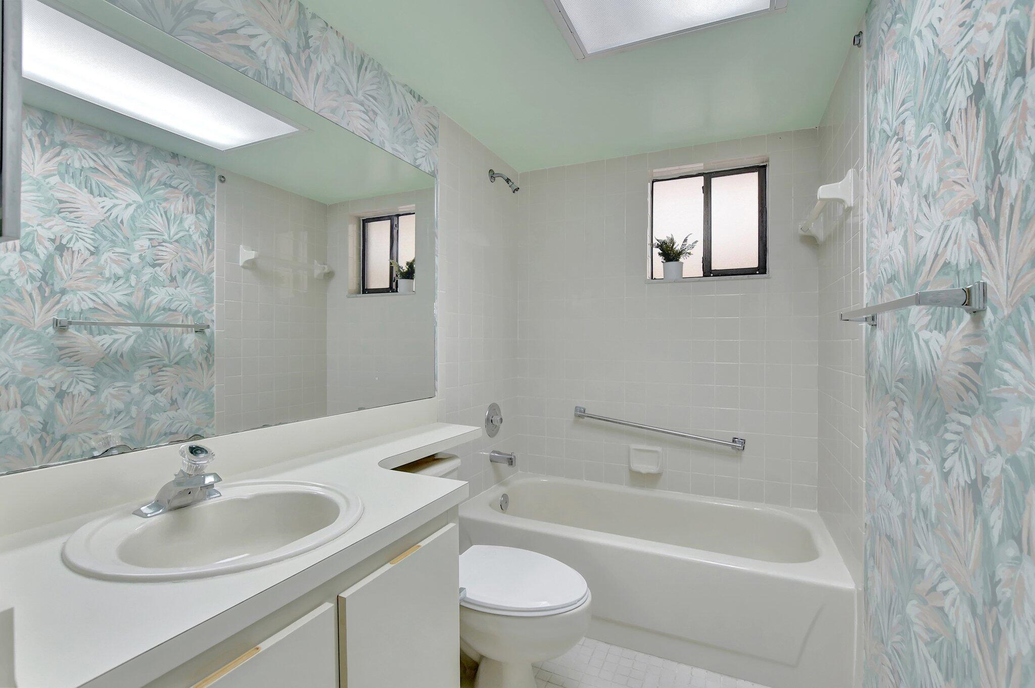 5340 Las Verdes Circle 208 Property Photo 20