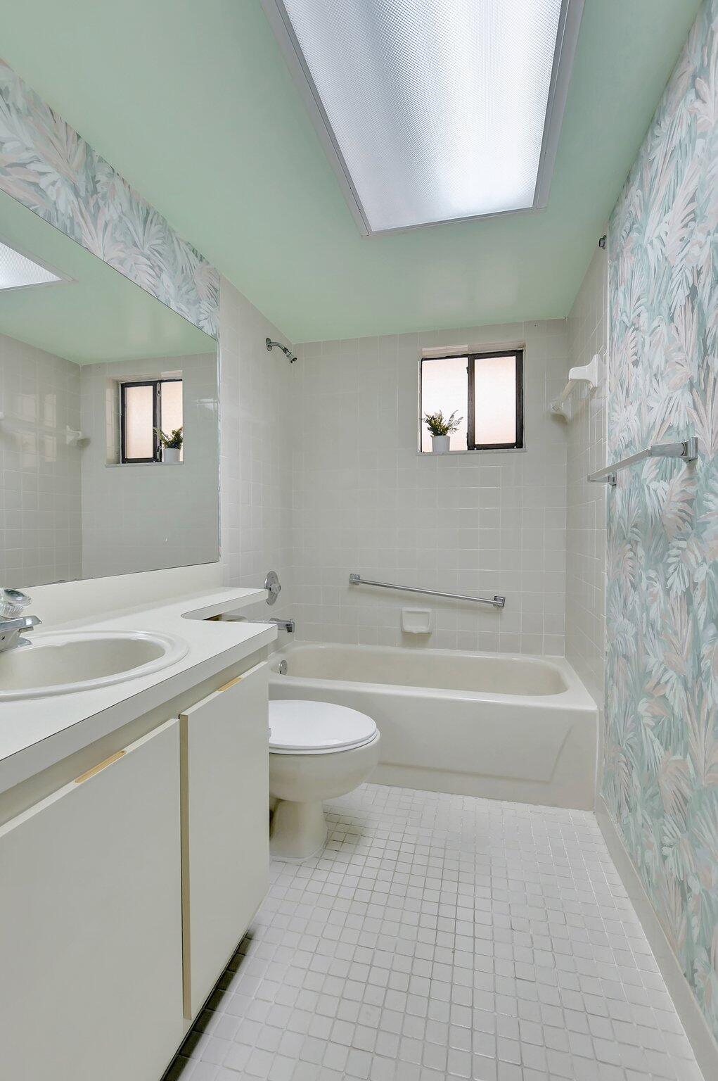 5340 Las Verdes Circle 208 Property Photo 21