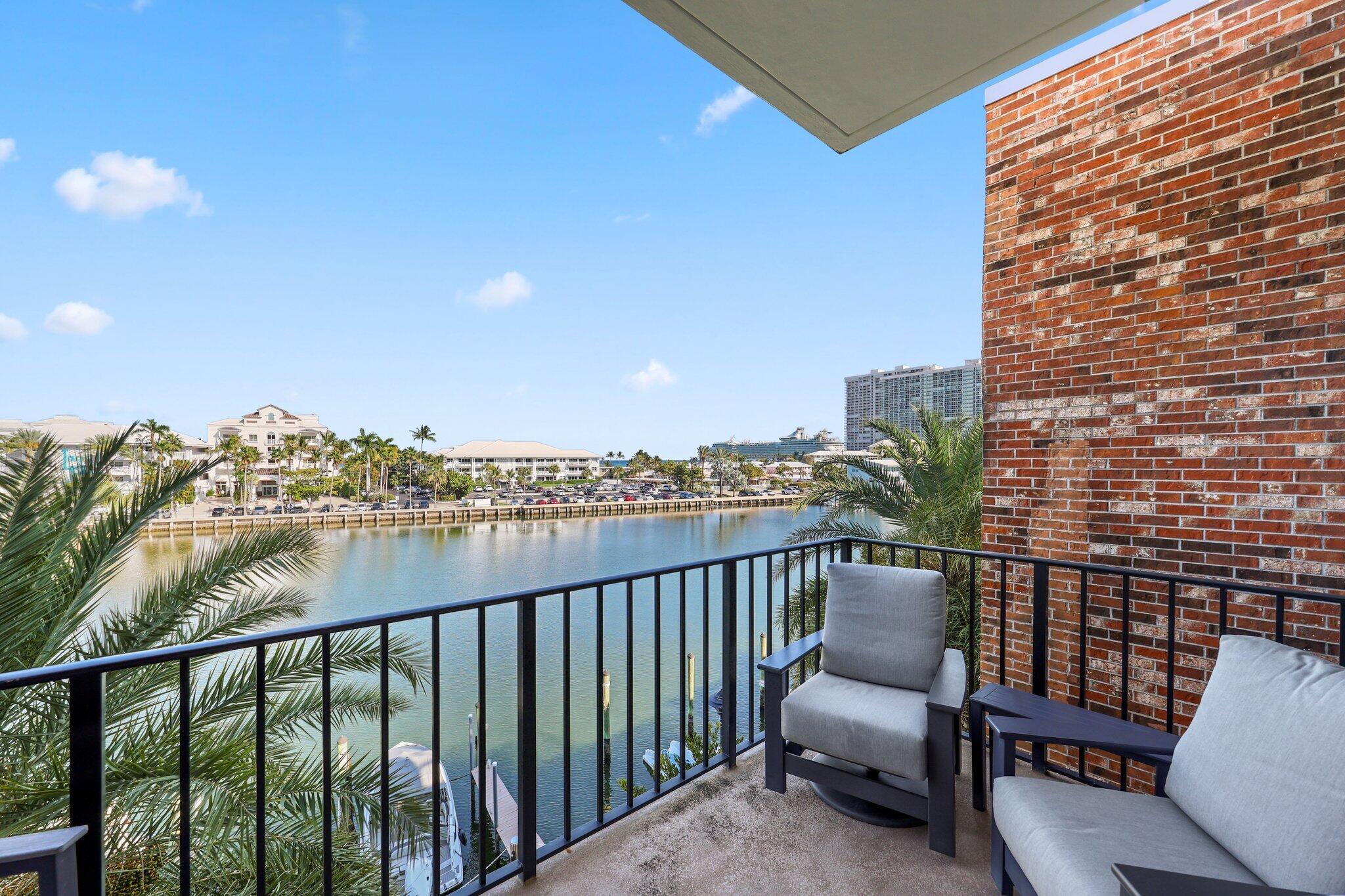 1800 S Ocean Drive 404 Property Photo 9