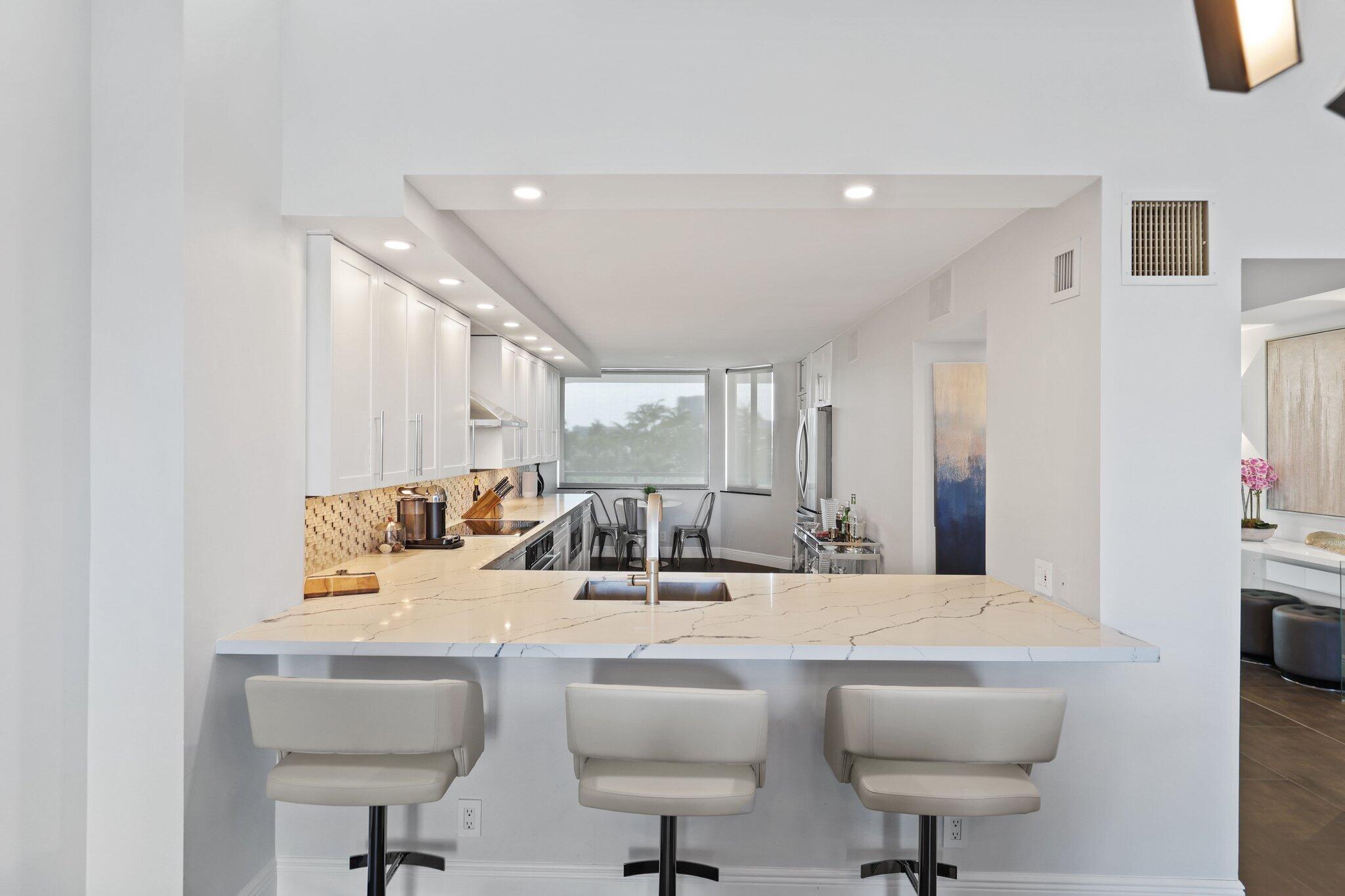 1800 S Ocean Drive 404 Property Photo 14