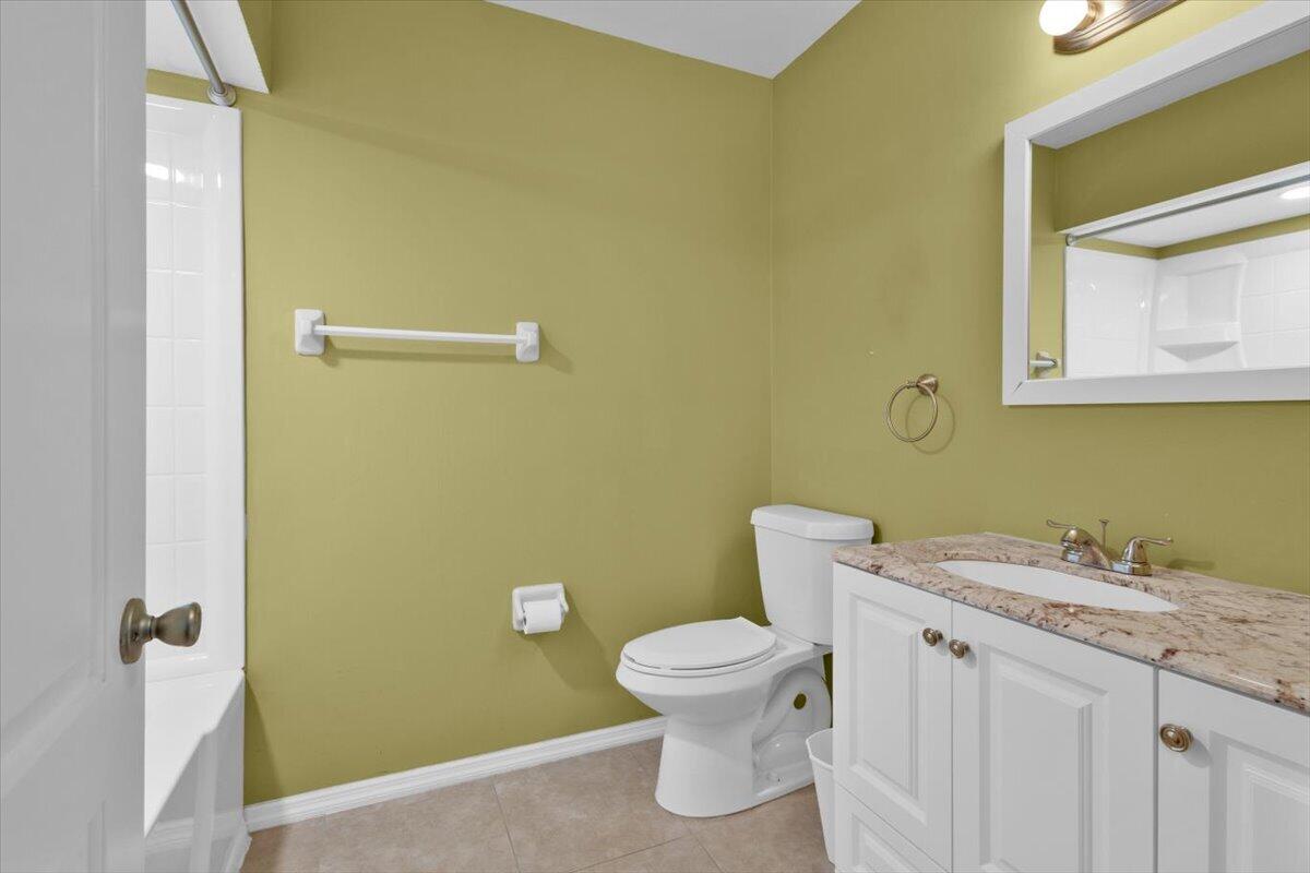 7202 Kenwood Road Property Photo 16