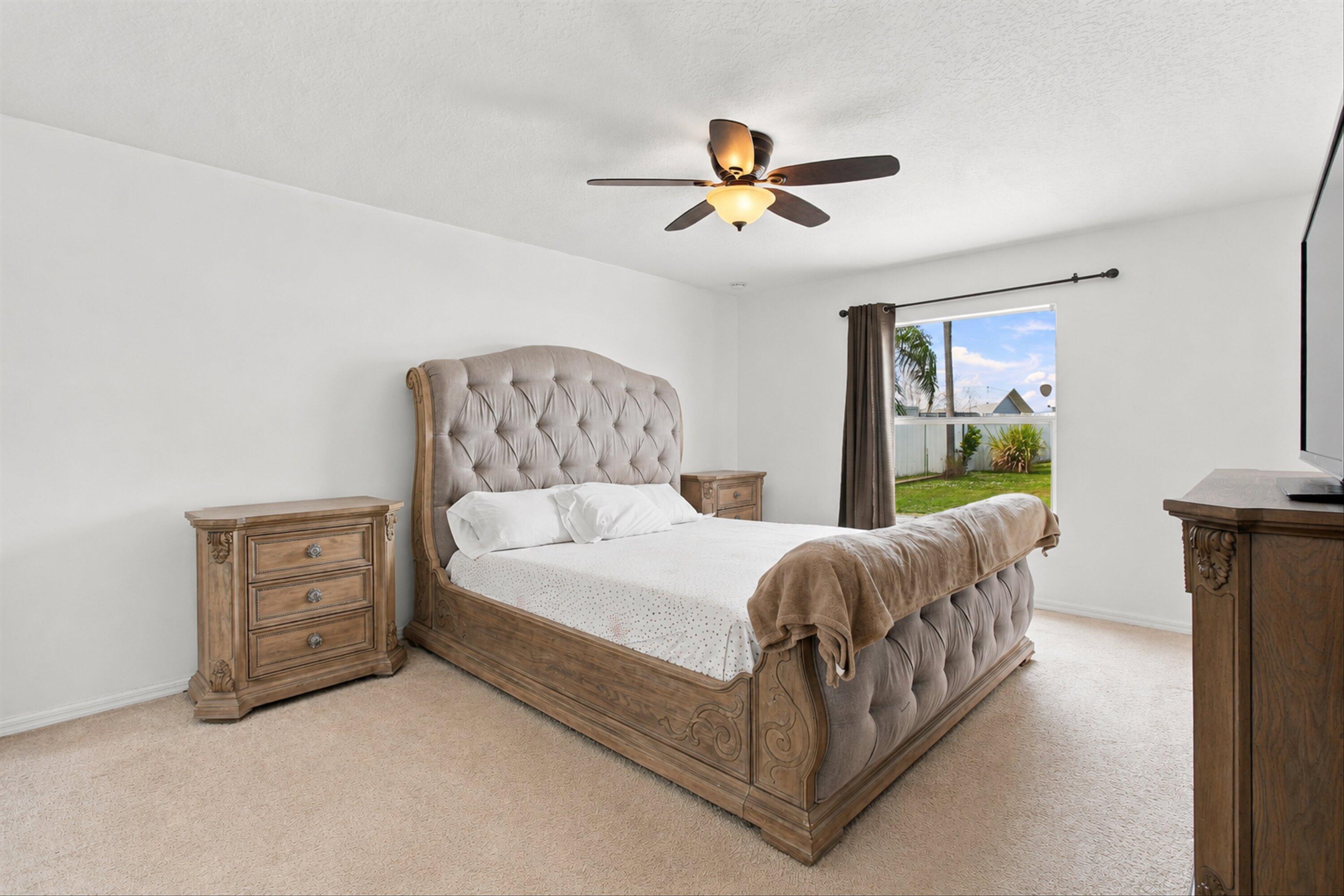 602 Sw Kenyoun Street Property Photo 12