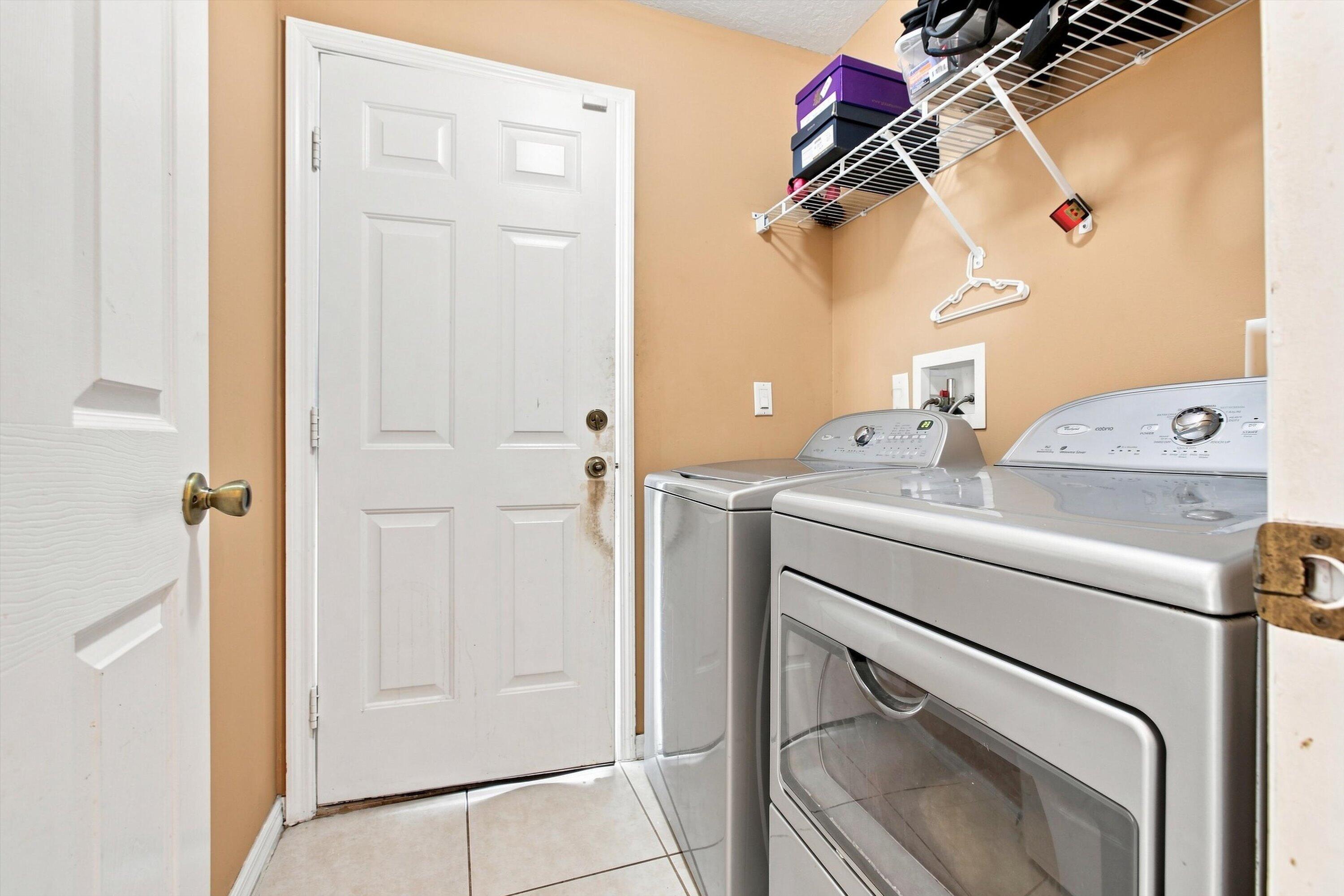 602 Sw Kenyoun Street Property Photo 13