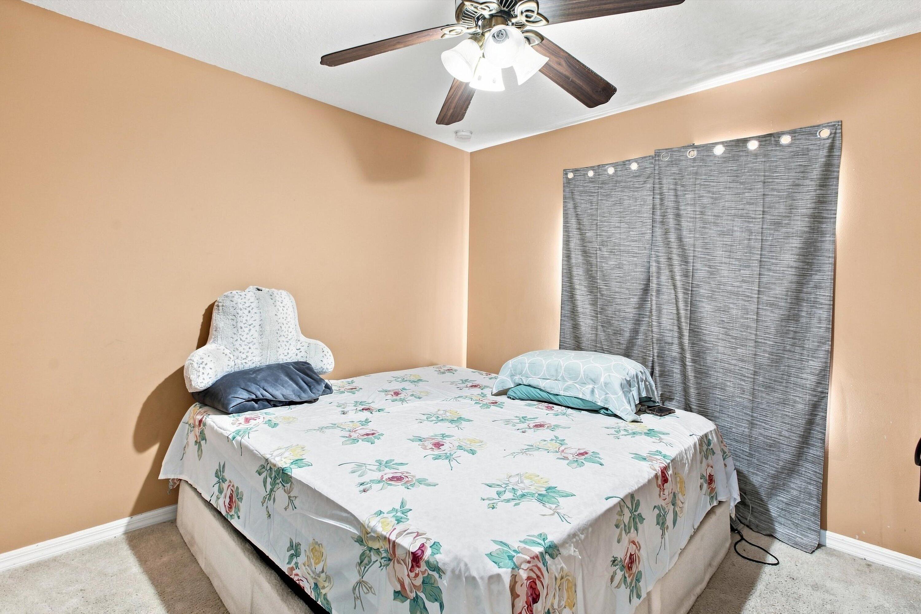 602 Sw Kenyoun Street Property Photo 16