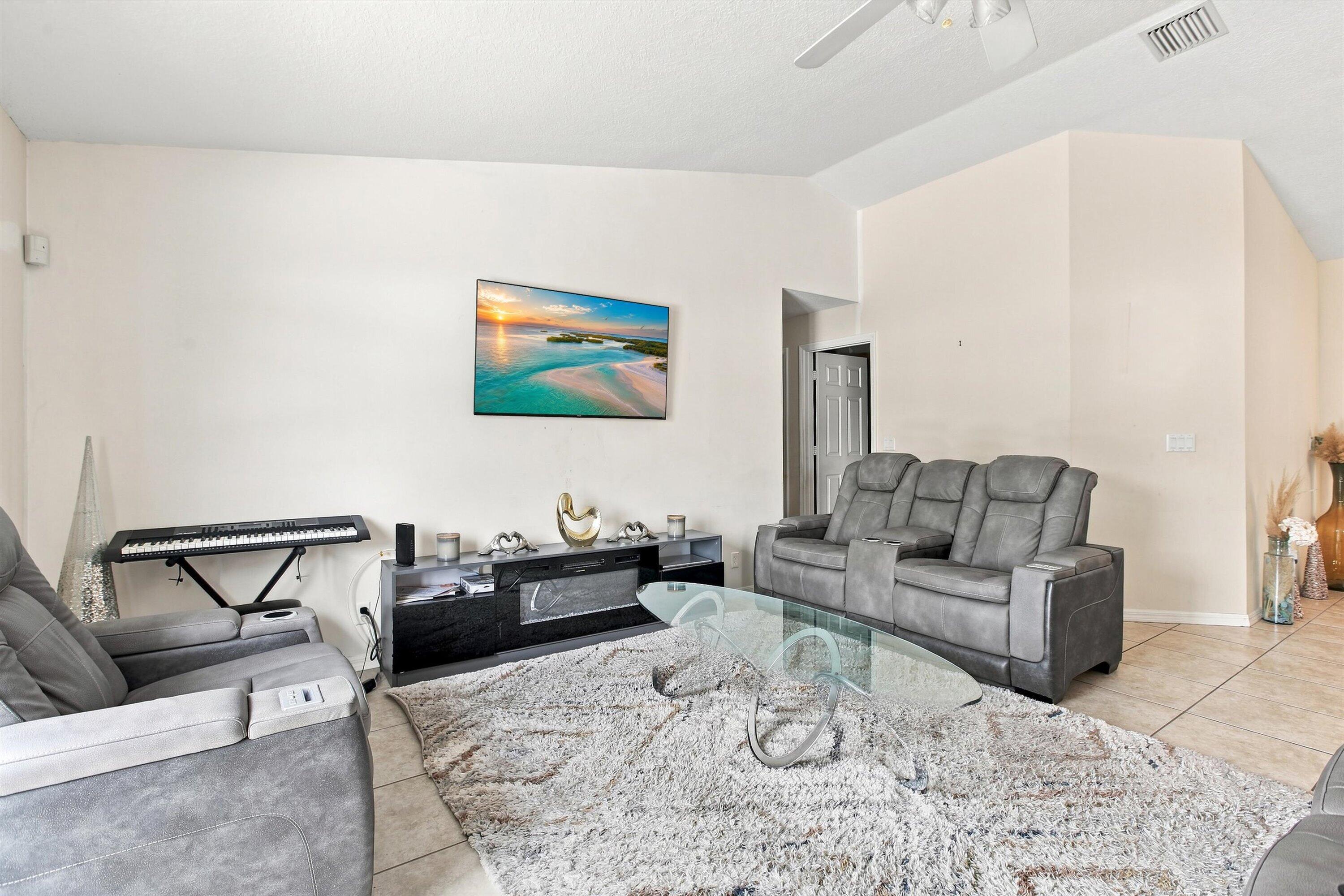 602 Sw Kenyoun Street Property Photo 26