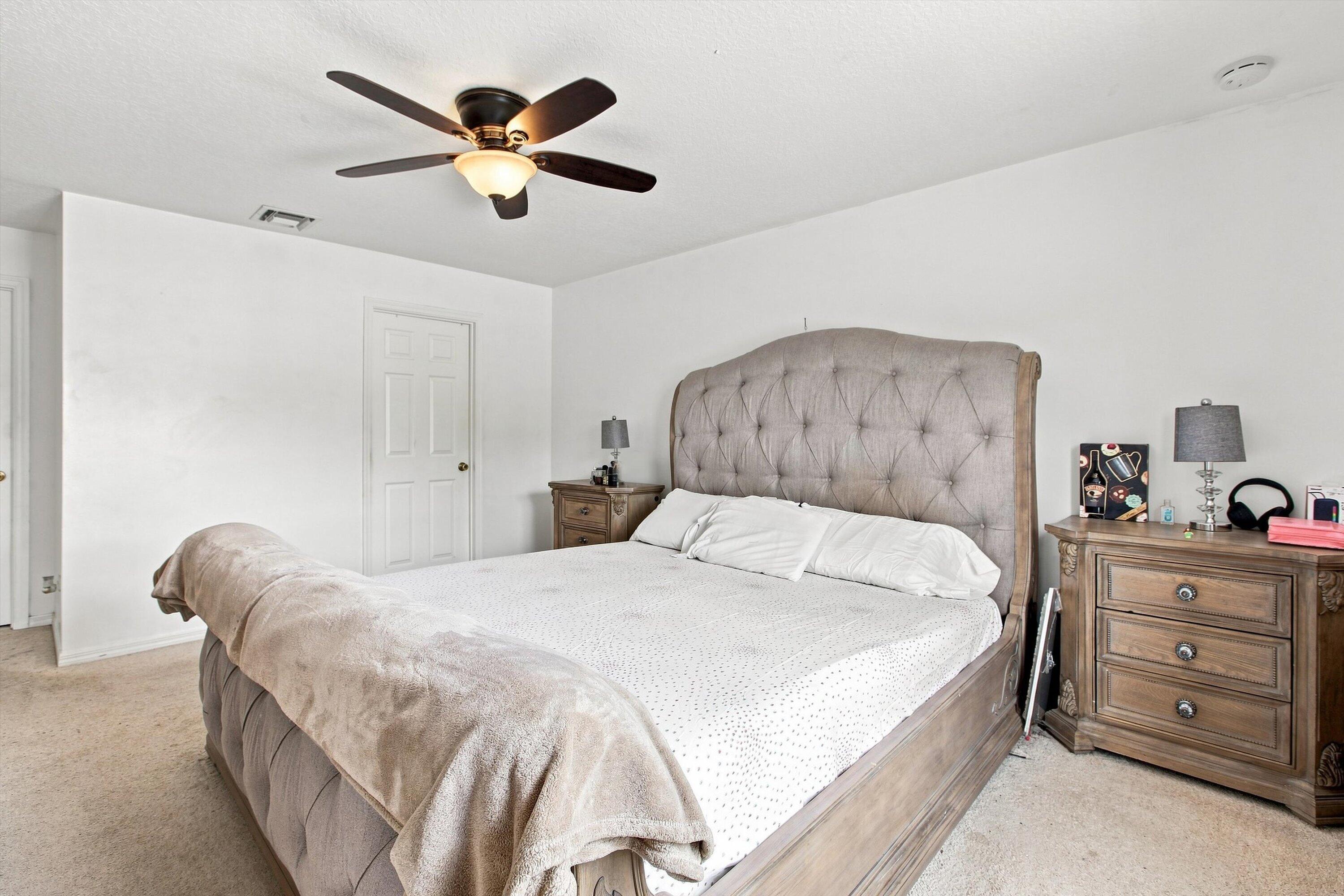 602 Sw Kenyoun Street Property Photo 27