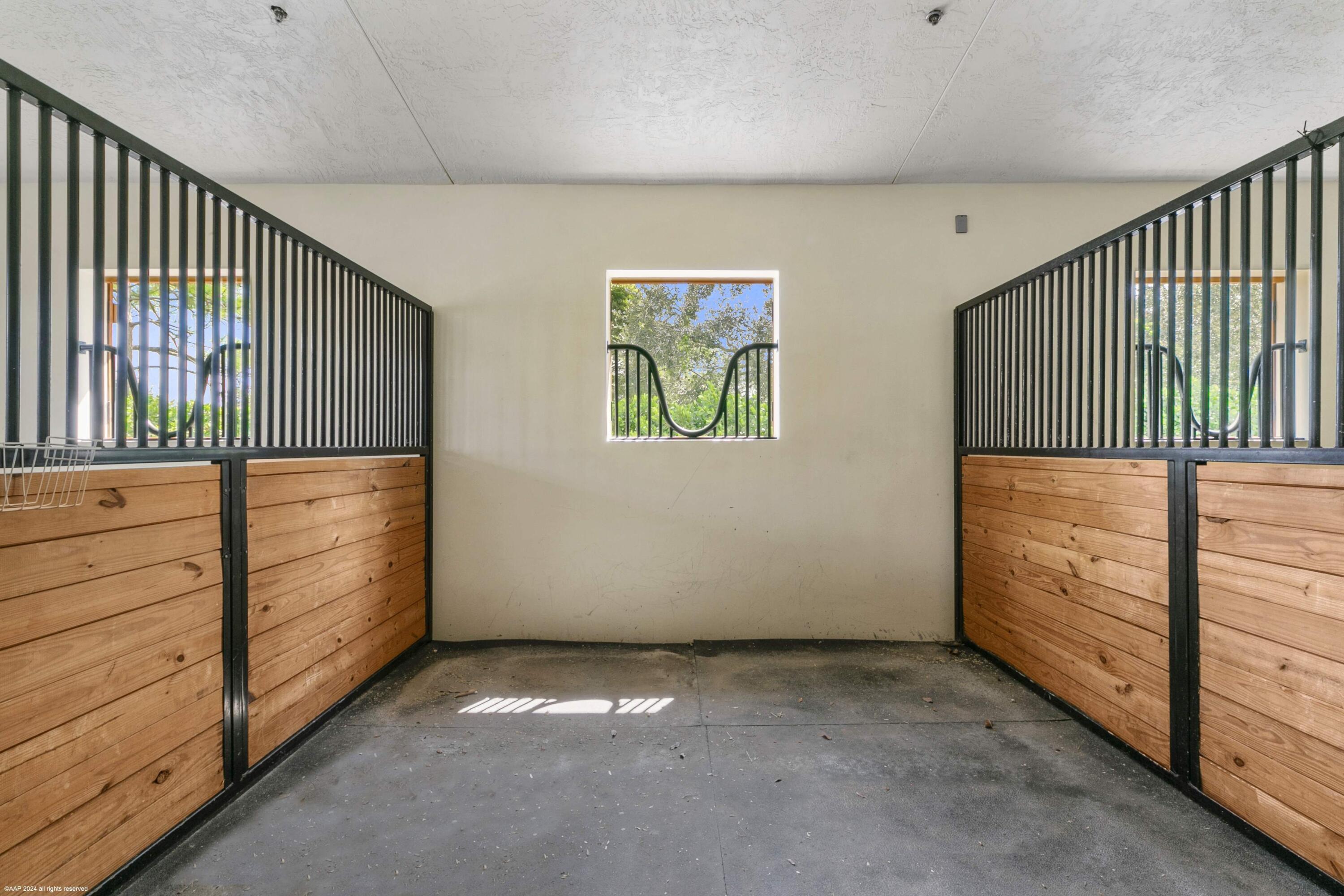 14965 Oatland Court Barn Property Photo 10