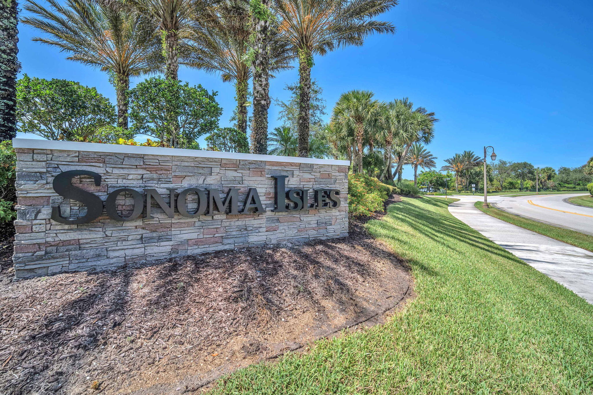 507 Sonoma Isles Circle Property Photo 14