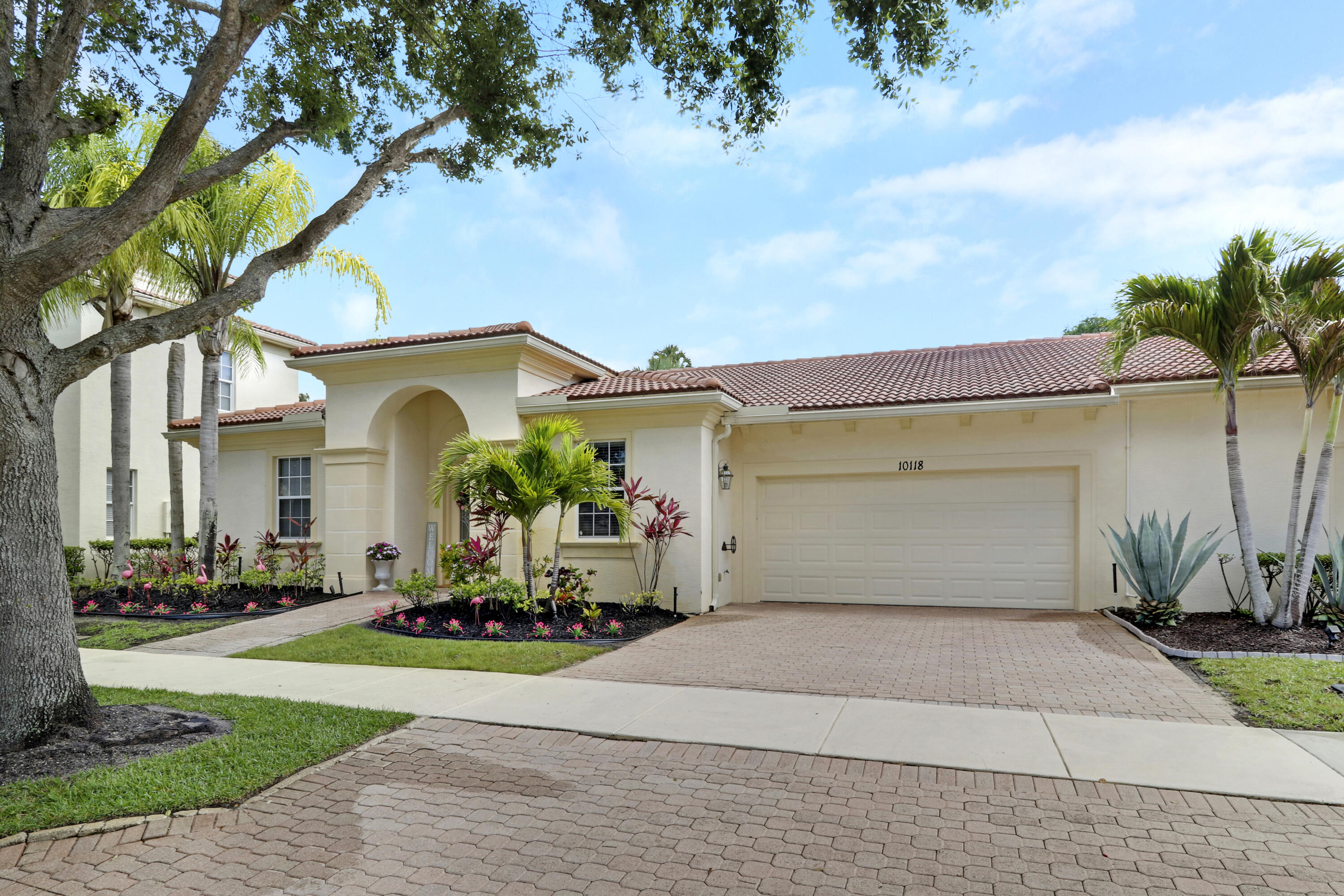 10118 Sw Canossa Way Property Photo 1